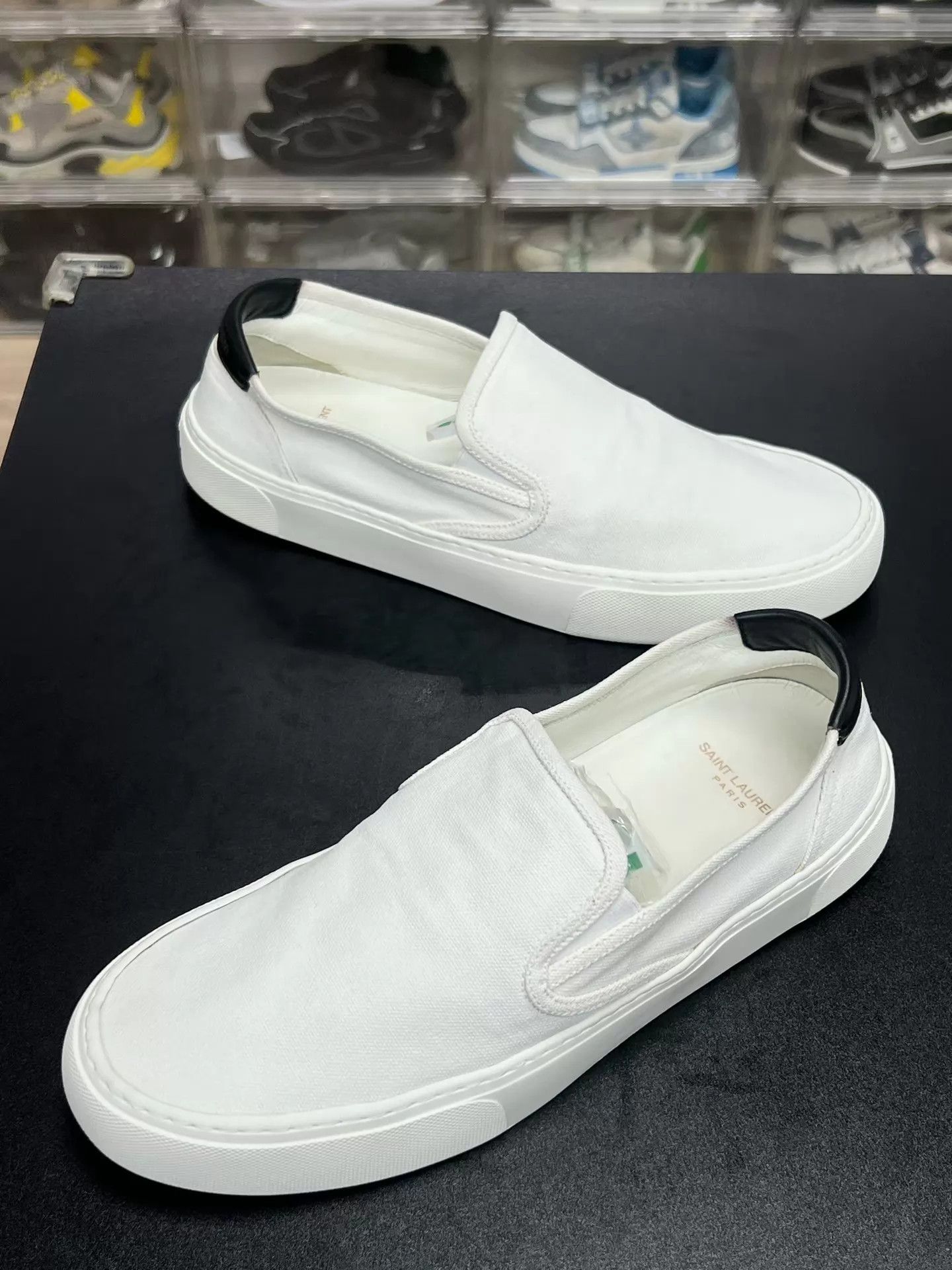 Saint Laurent Paris SLP White Low-Top Canvas Sneaker 44 Like New Size US 11 / EU 44 - 1 Thumbnail