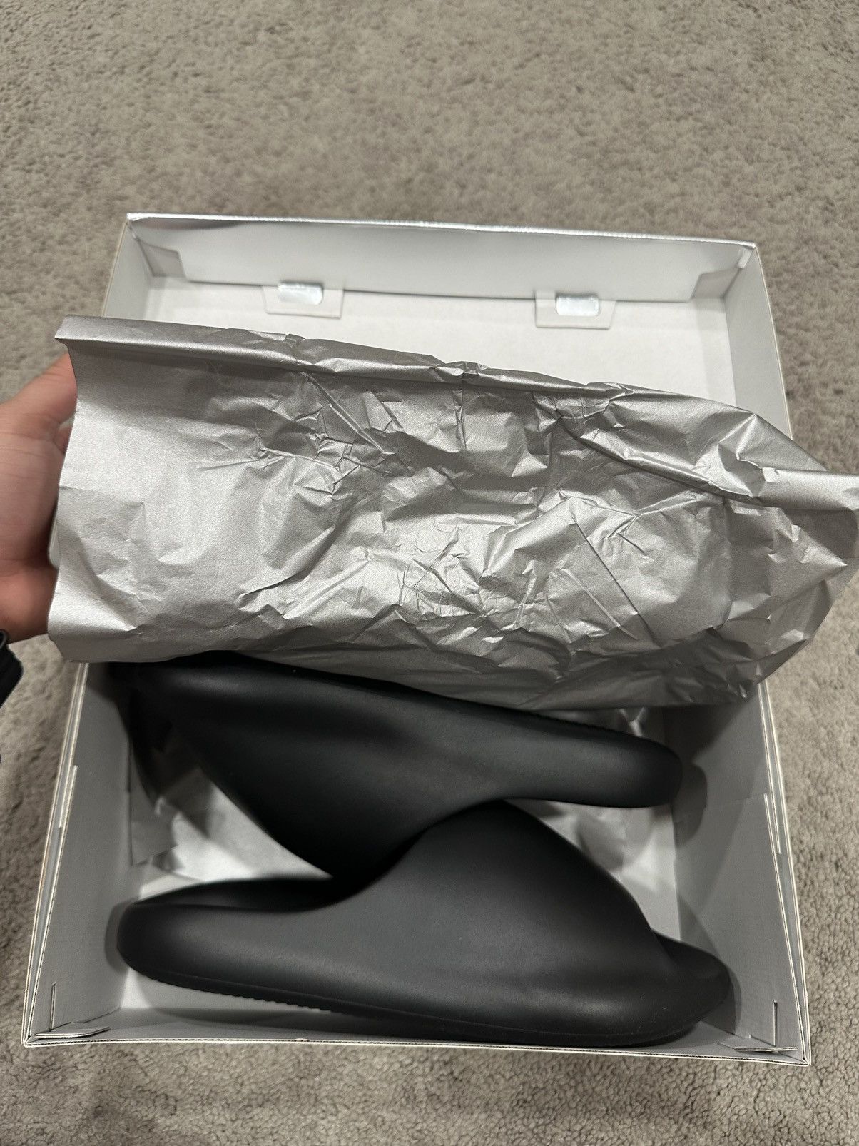 Yeezy YS-02 slides Size US 9 / EU 42 - 2 Thumbnail