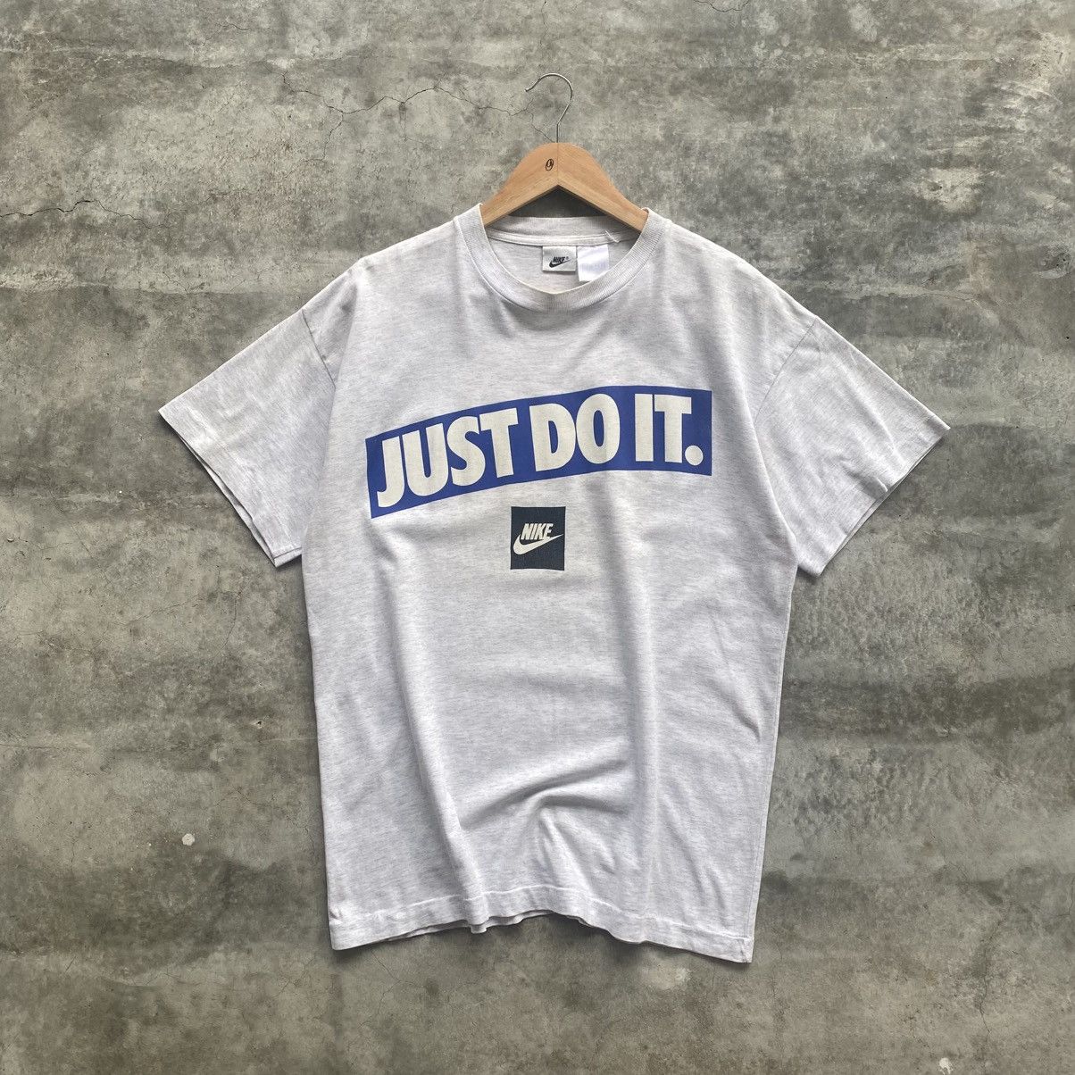 Nike × Vintage Vintage Nike Swoosh Tshirt (M) Size US M / EU 48-50 / 2 - 1 Thumbnail