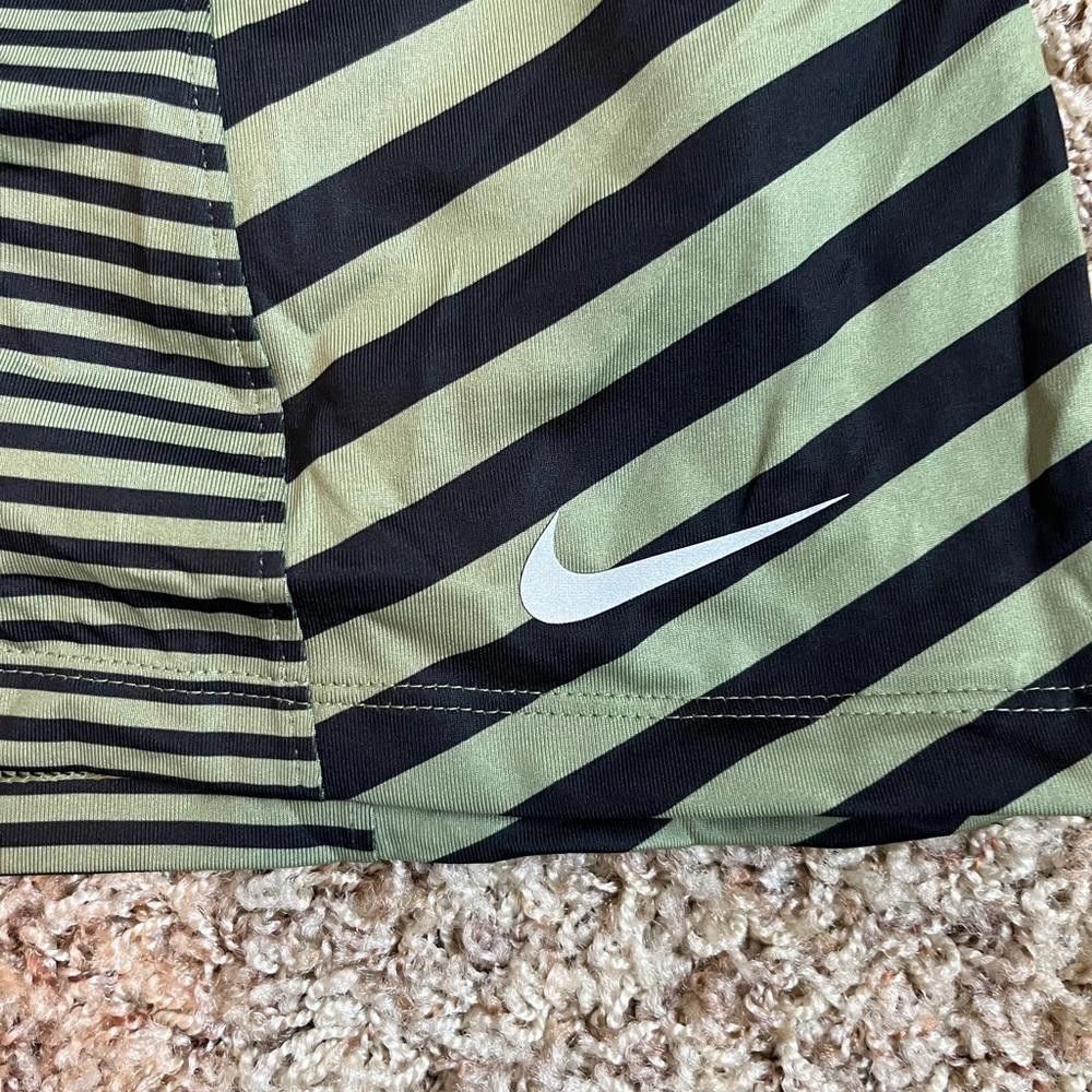 Nike Nike Golf Women's Precision Knit Print 2.0 Skort Sample Size 28" / US 6 / IT 42 - 4 Thumbnail