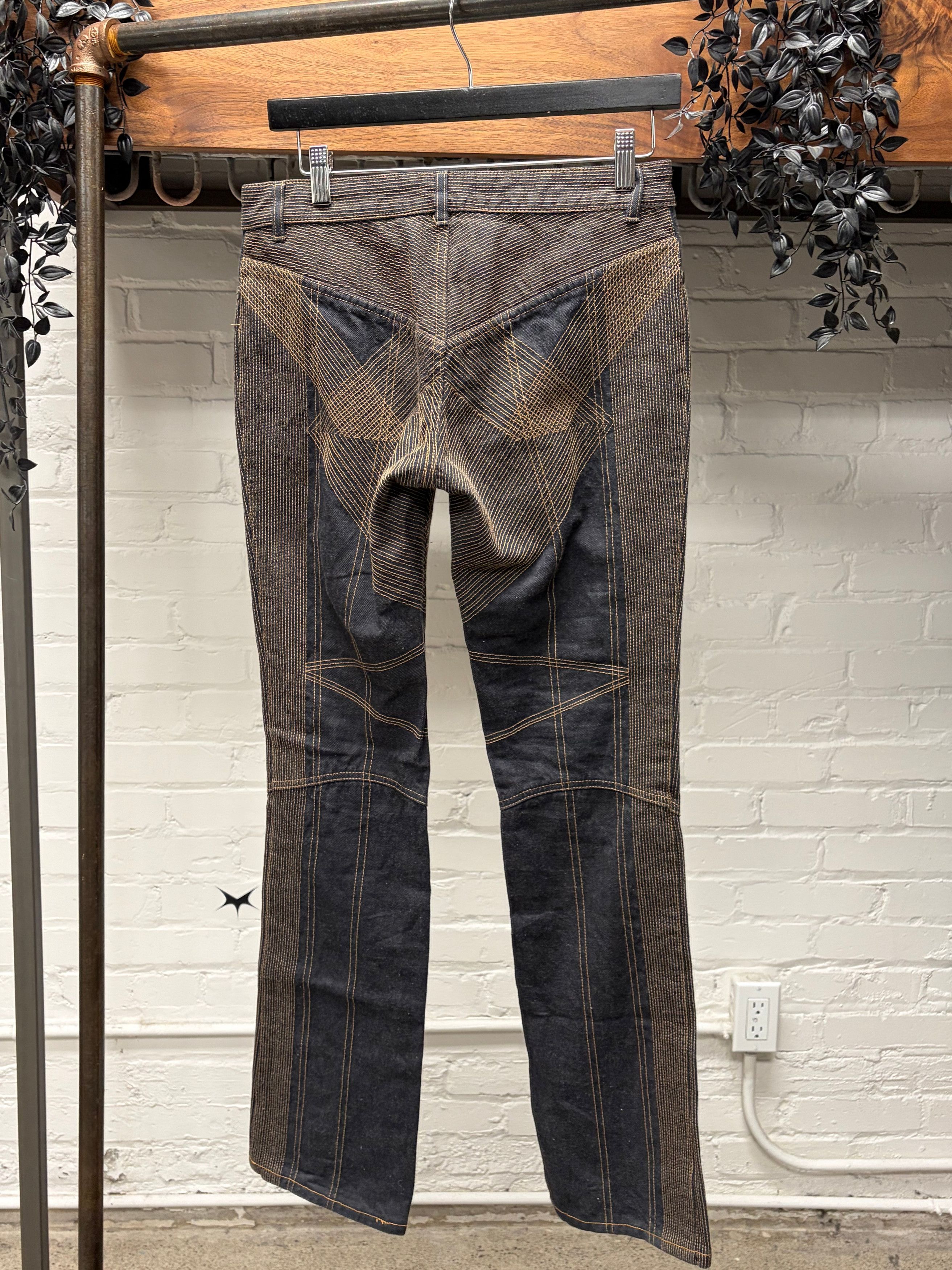 Alexander McQueen AW2002 Alexander McQueen Contrast Stitch Flared Denim Size 27" / US 4 / IT 40 - 4 Thumbnail