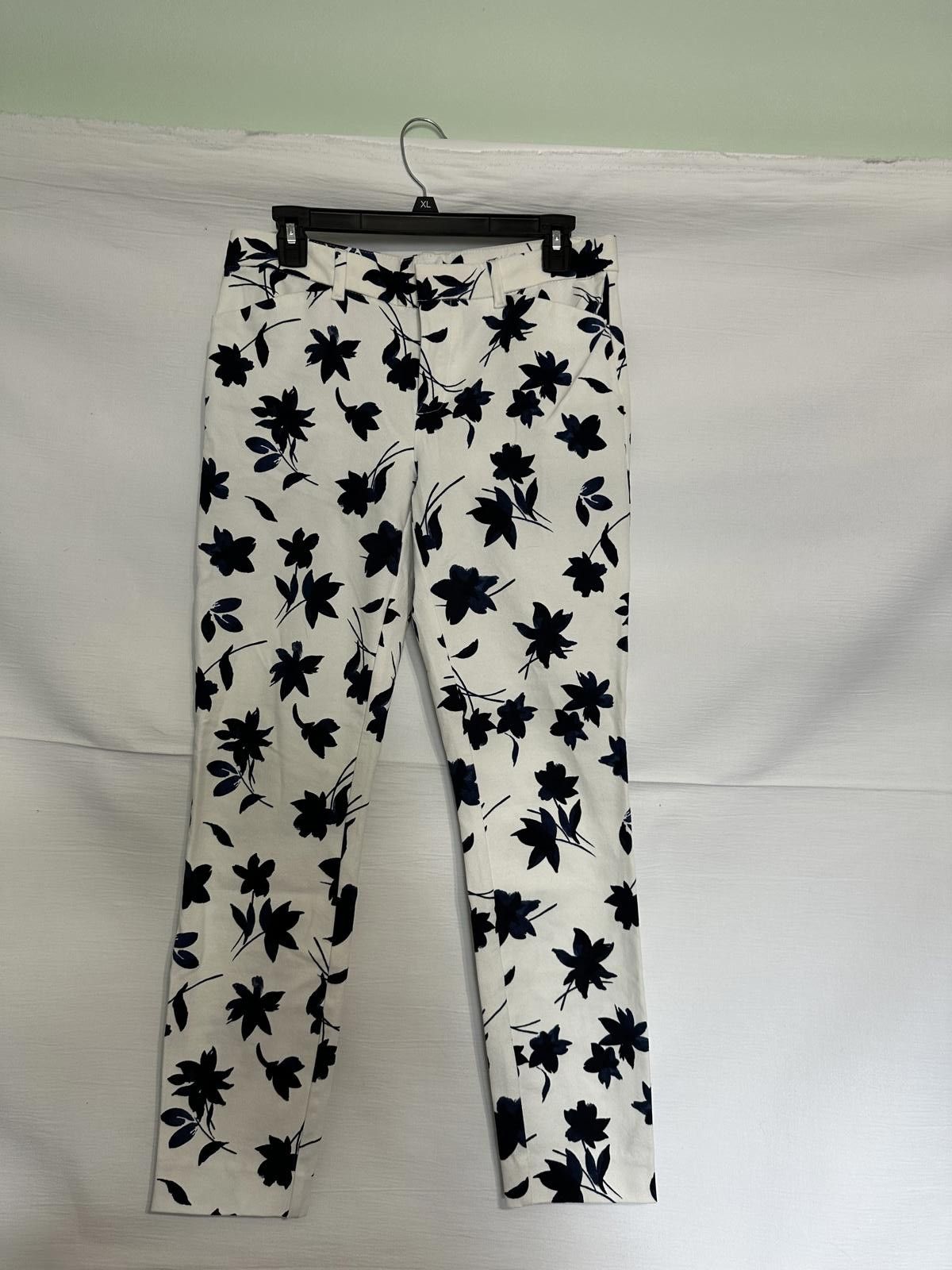 Designer Floral Print Slim Fit Trousers / White w/ Navy Blue Flowers Size 28" / US 6 / IT 42 - 1 Thumbnail
