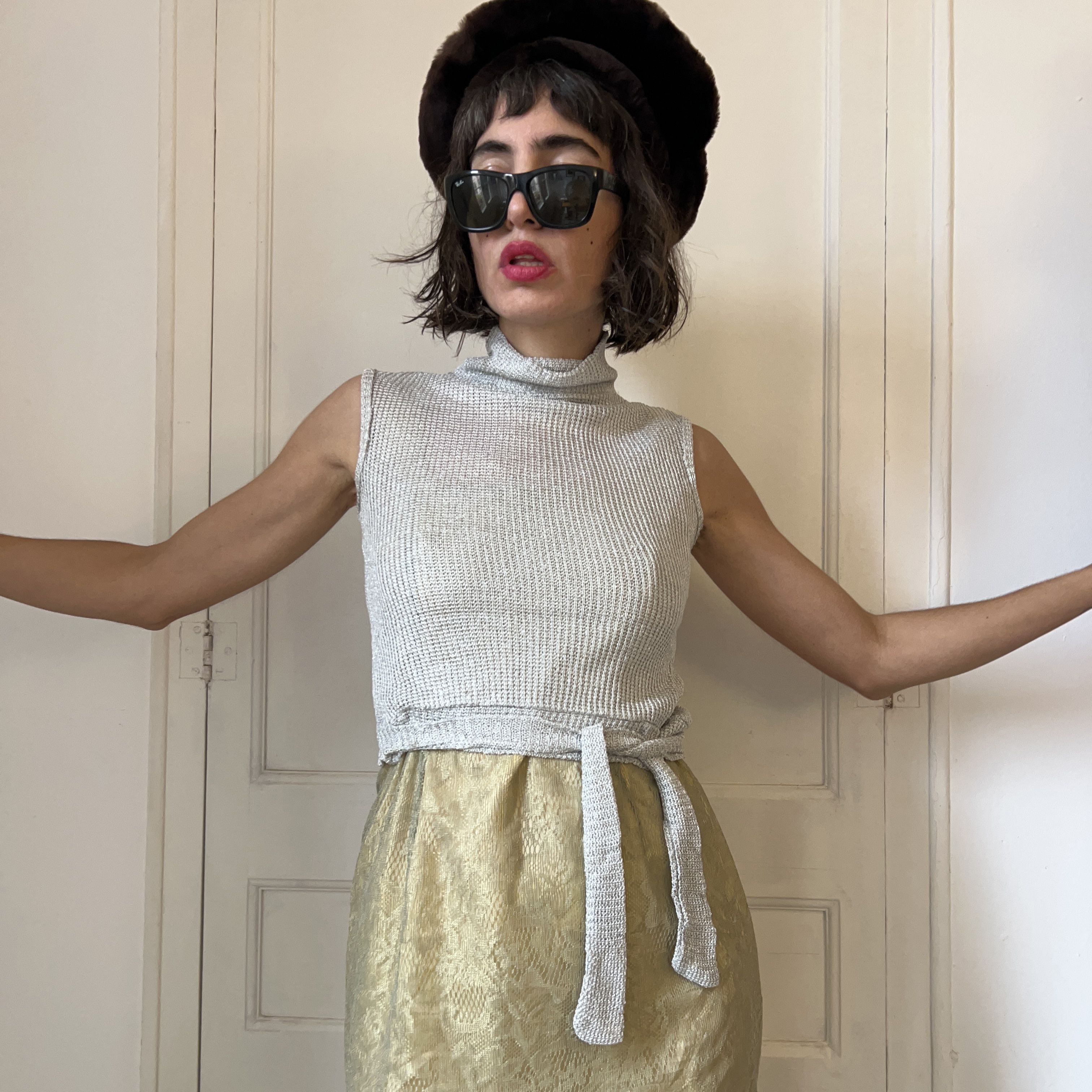 Vintage Vintage Y2k Silver Metallic Knit Top Size ONE SIZE - 1 Thumbnail