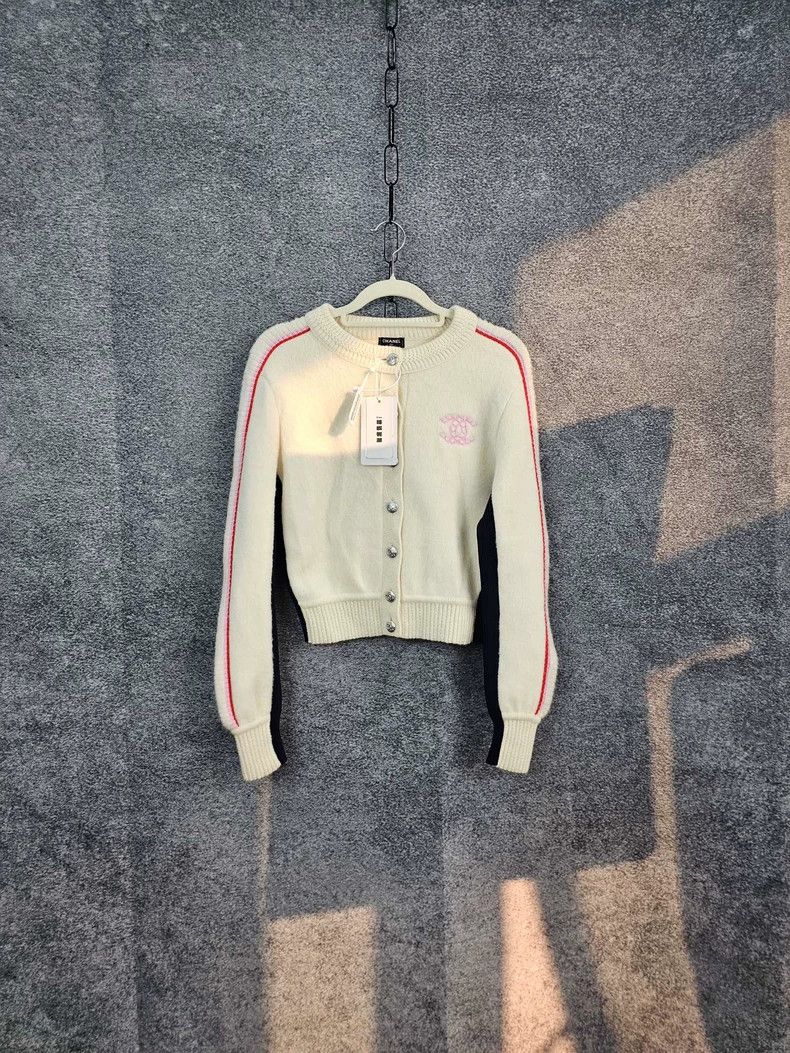 Chanel Chanel Round-neck jacket Size XXS / US 00 / IT 34 - 1 Thumbnail