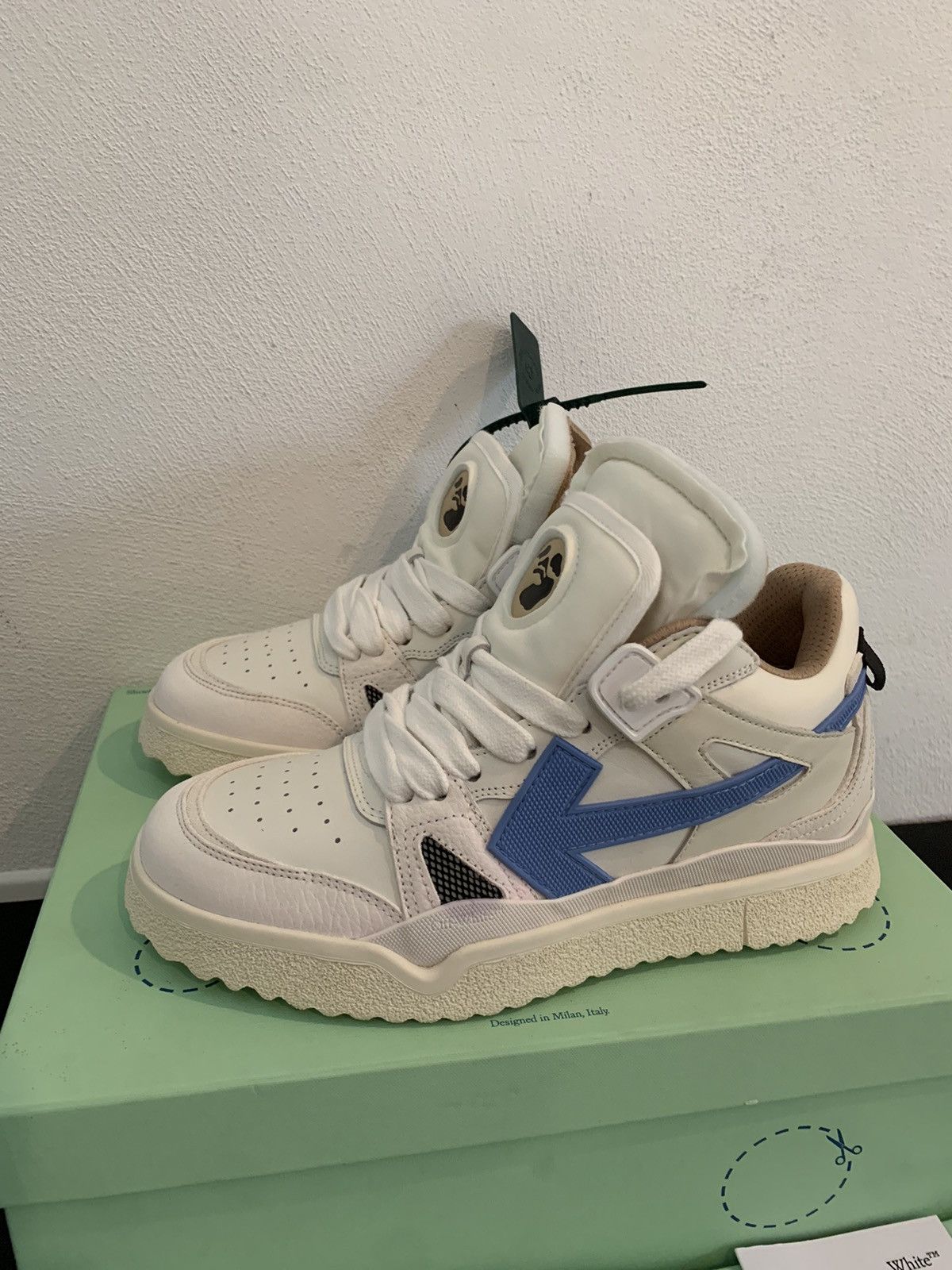 Off-White Off-White MidTop Sponge SNKRS Pristine Size US 7 / EU 40 - 4 Thumbnail
