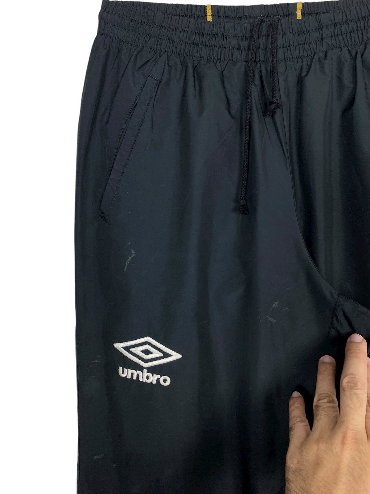 Umbro Rare‼️ Umbro Track Pants Embroidery Big Logo Size US 30 / EU 46 - 9 Thumbnail