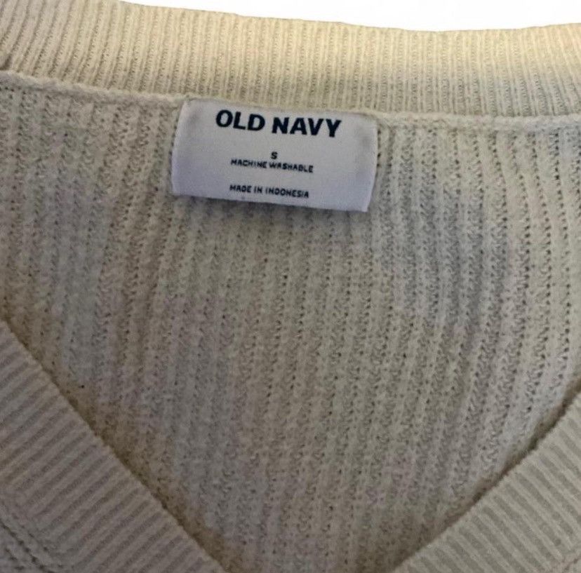 Old Navy Cream colored Old Navy V-neck sweater Size S / US 4 / IT 40 - 3 Thumbnail