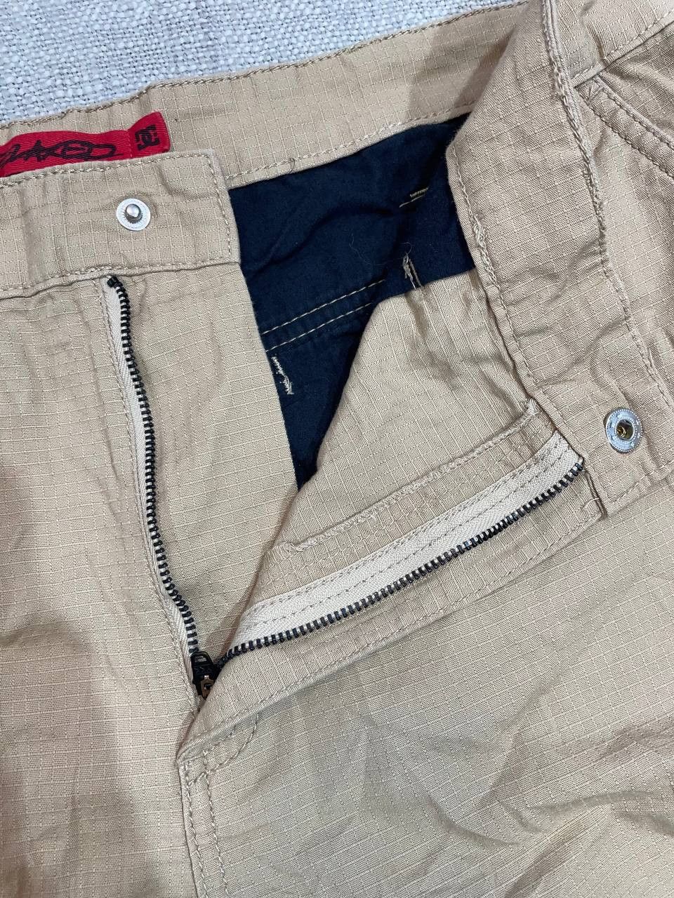 DC DC Shoes Warehouse Cargo Bermuda Shorts with Pockets Size XL Size US 36 / EU 52 - 6 Thumbnail