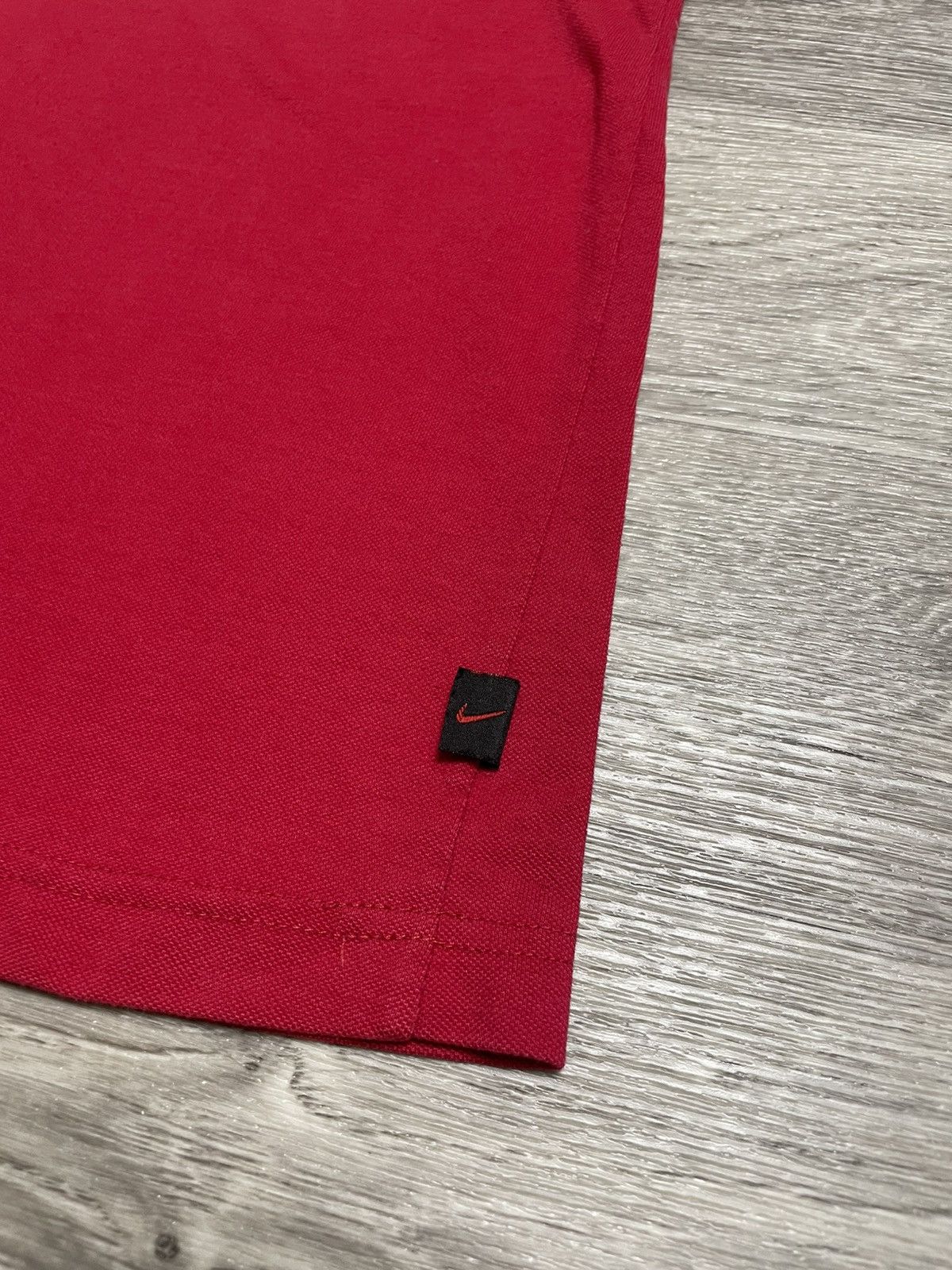 Nike Vintage Nike Red T-Shirt 90s Size M Size US M / EU 48-50 / 2 - 4 Thumbnail