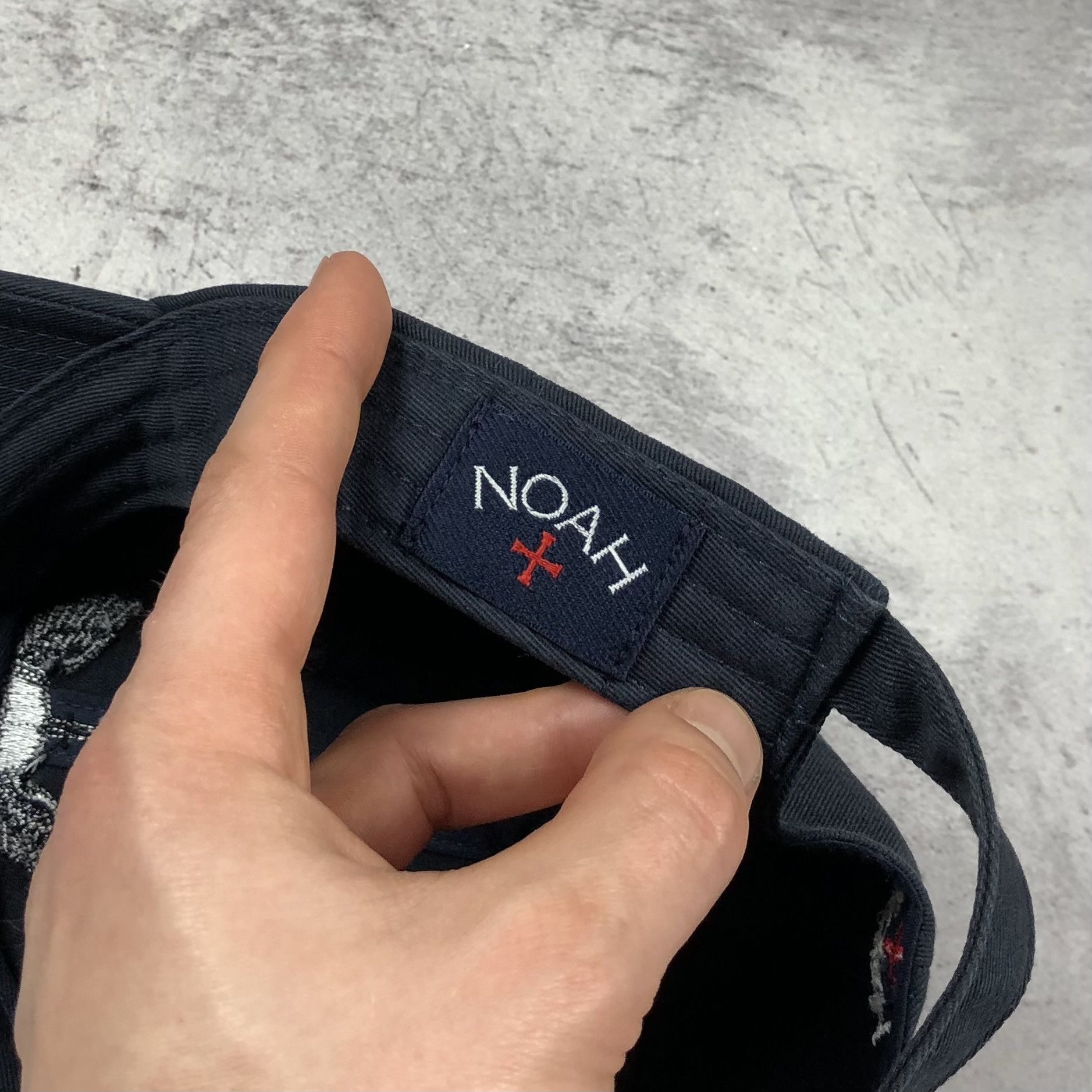 Noah Rare Noah NY Winged Book Dagger Emblem Navy Blue Men’s Cap Size ONE SIZE - 9 Thumbnail