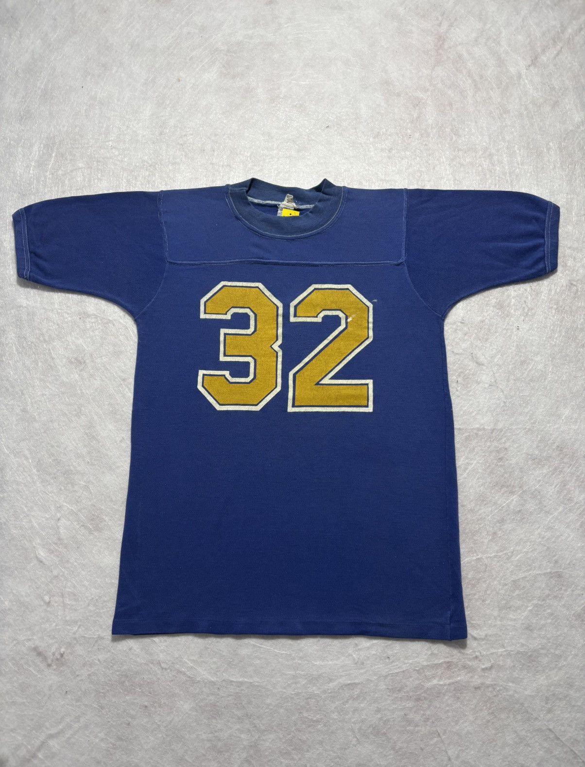 Vintage Vintage 32 Tshirt Size US S / EU 44-46 / 1 - 1 Thumbnail