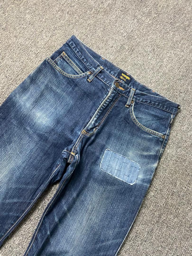 Wrangler Wrangler Distressed Jeans with Patches (197) Size US 31 - 12 Thumbnail
