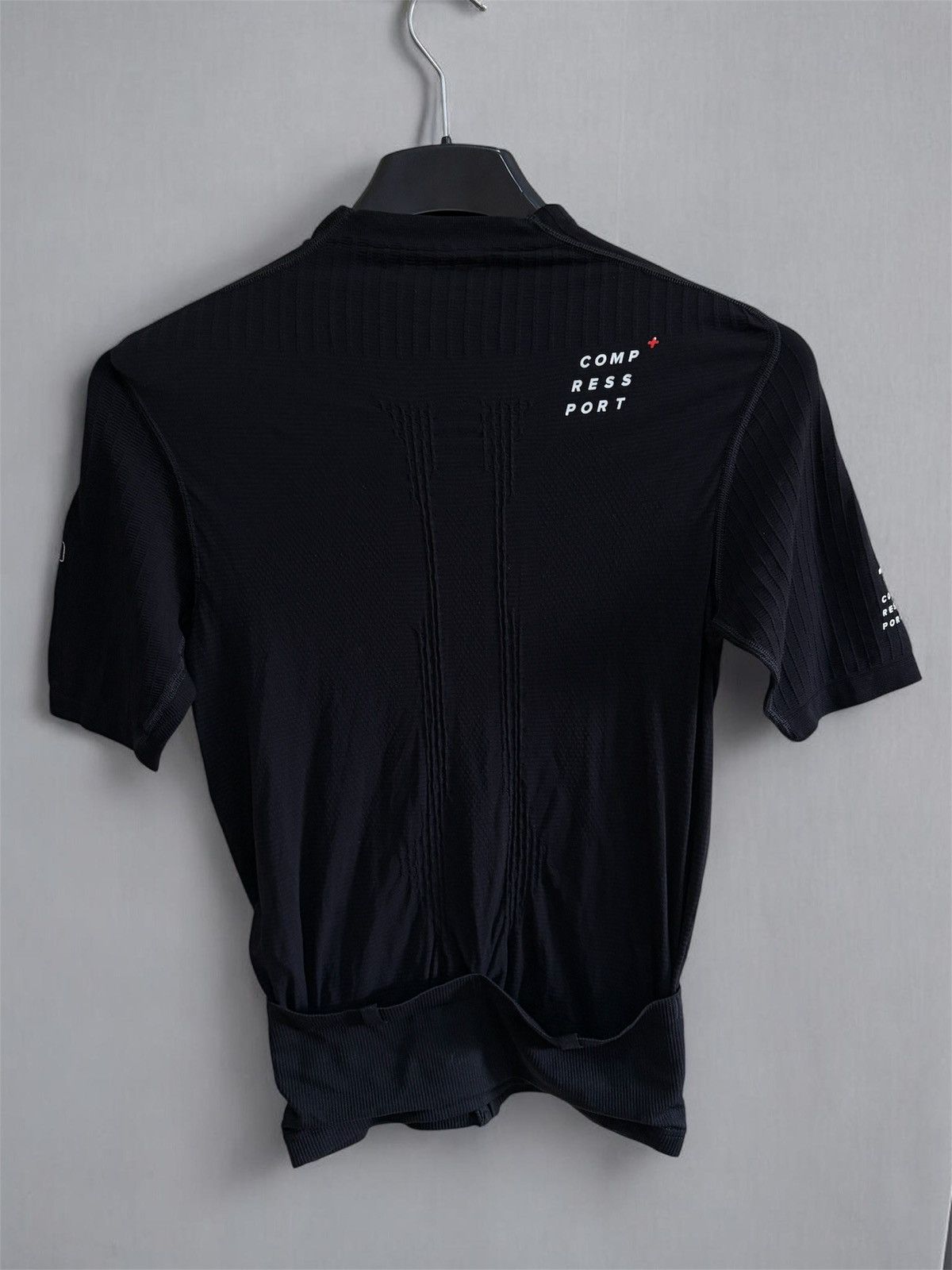 Vintage Compressport Triathlon Postural Aero SS Jersey L Black NWT Size US L / EU 52-54 / 3 - 3 Thumbnail
