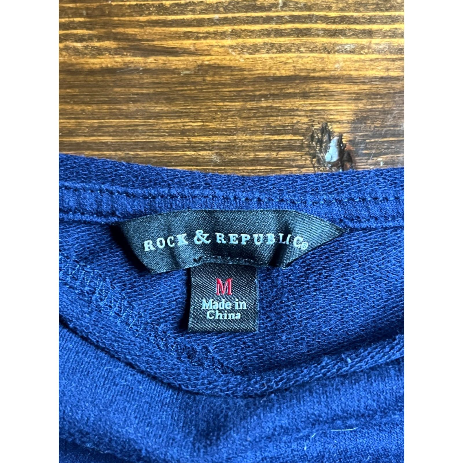 Vintage Rock & Republic Sweater Women's Size M Navy Blue Side Knot Metal Detail Pullover Long Sleeve Round Neck Casual Size M / US 6-8 / IT 42-44 - 5 Thumbnail