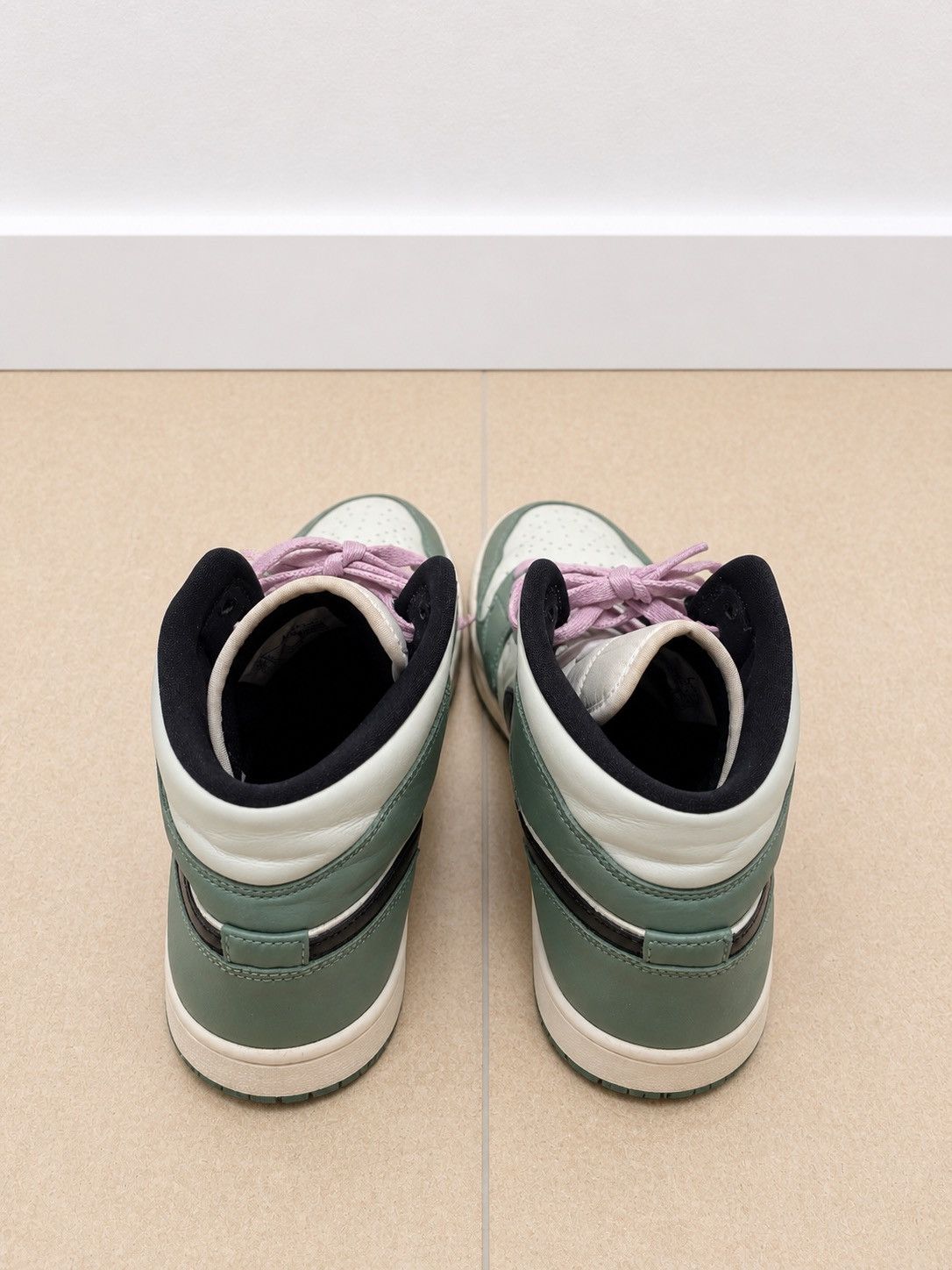 Nike Jordan 1 Low Size US 11 / EU 44 - 4 Thumbnail