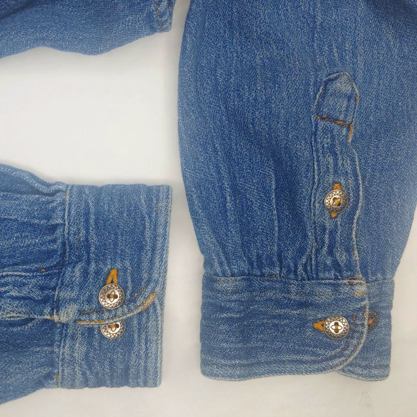 Denime VINTAGE Sierra Pacific Shirt Denim Blue 90s XL Women Button-Up Front Collared Casual Jeans Shirt Women 1990s Classic Vintage Size XL / US 12-14 / IT 48-50 - 5 Thumbnail