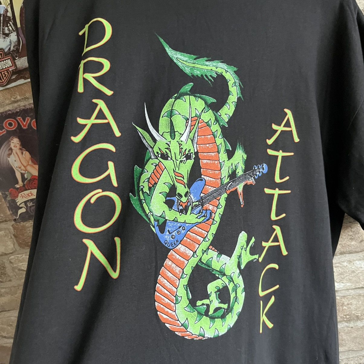 Band Tees × Vintage 90s Queen Dragon Attack fan band tee t shirt Size US L / EU 52-54 / 3 - 4 Thumbnail