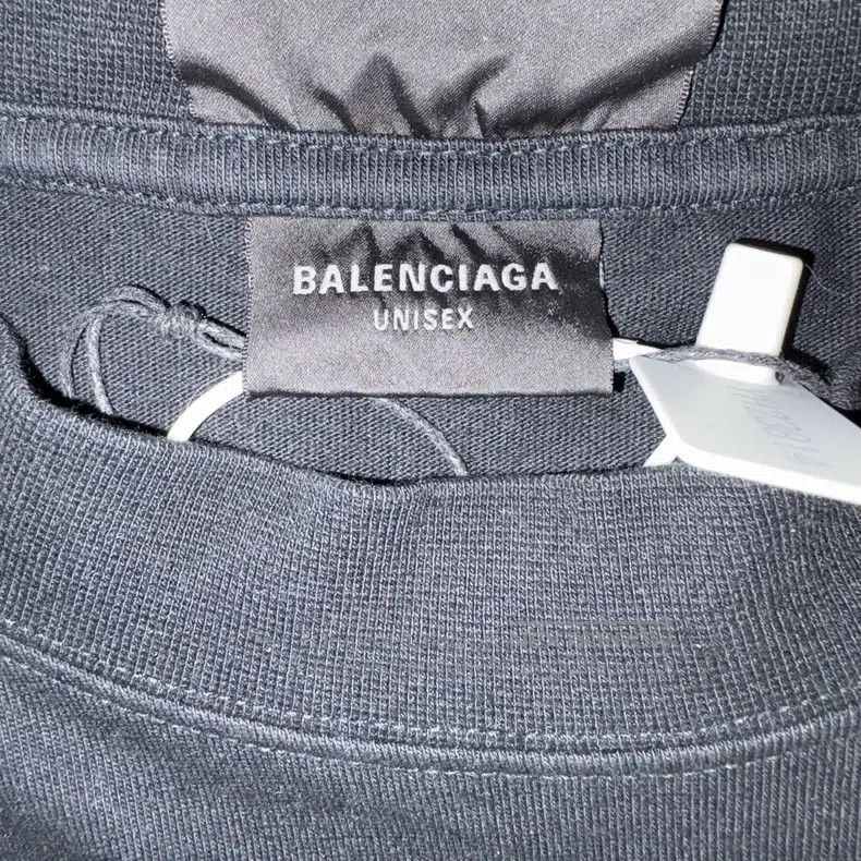 Balenciaga Balenciaga Polaroid Photo Printed Short Sleeve T-Shirt Size XS / US 0-2 / IT 36-38 - 3 Thumbnail