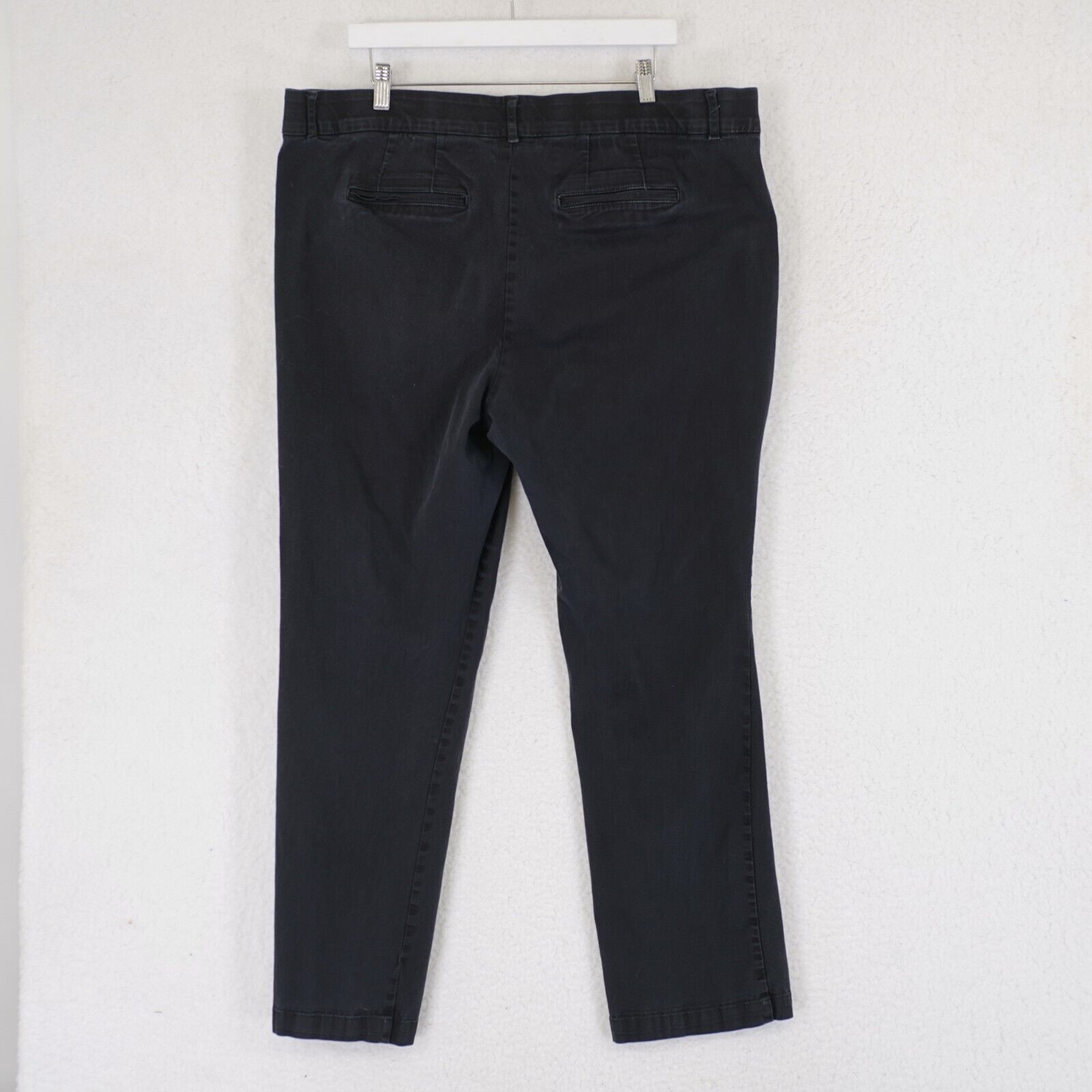 Gloria Vanderbilt Gloria Vanderbilt Black Elastic Waist Chino High Rise Pants Size 40" / US 18 - 4 Thumbnail