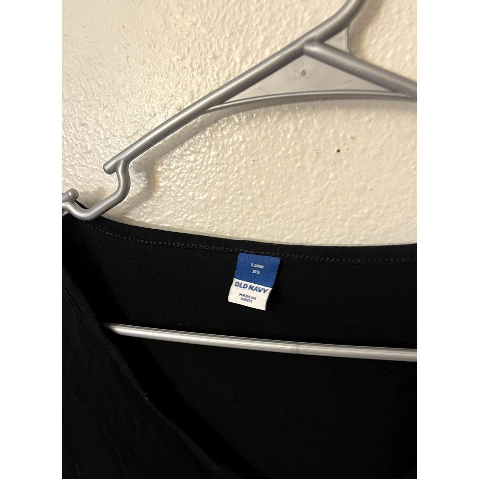 Old Navy Old Navy Luxe Shirt Women's XS Black Long Sleeve V-Neck Pullover Size XS / US 0-2 / IT 36-38 - 3 Thumbnail