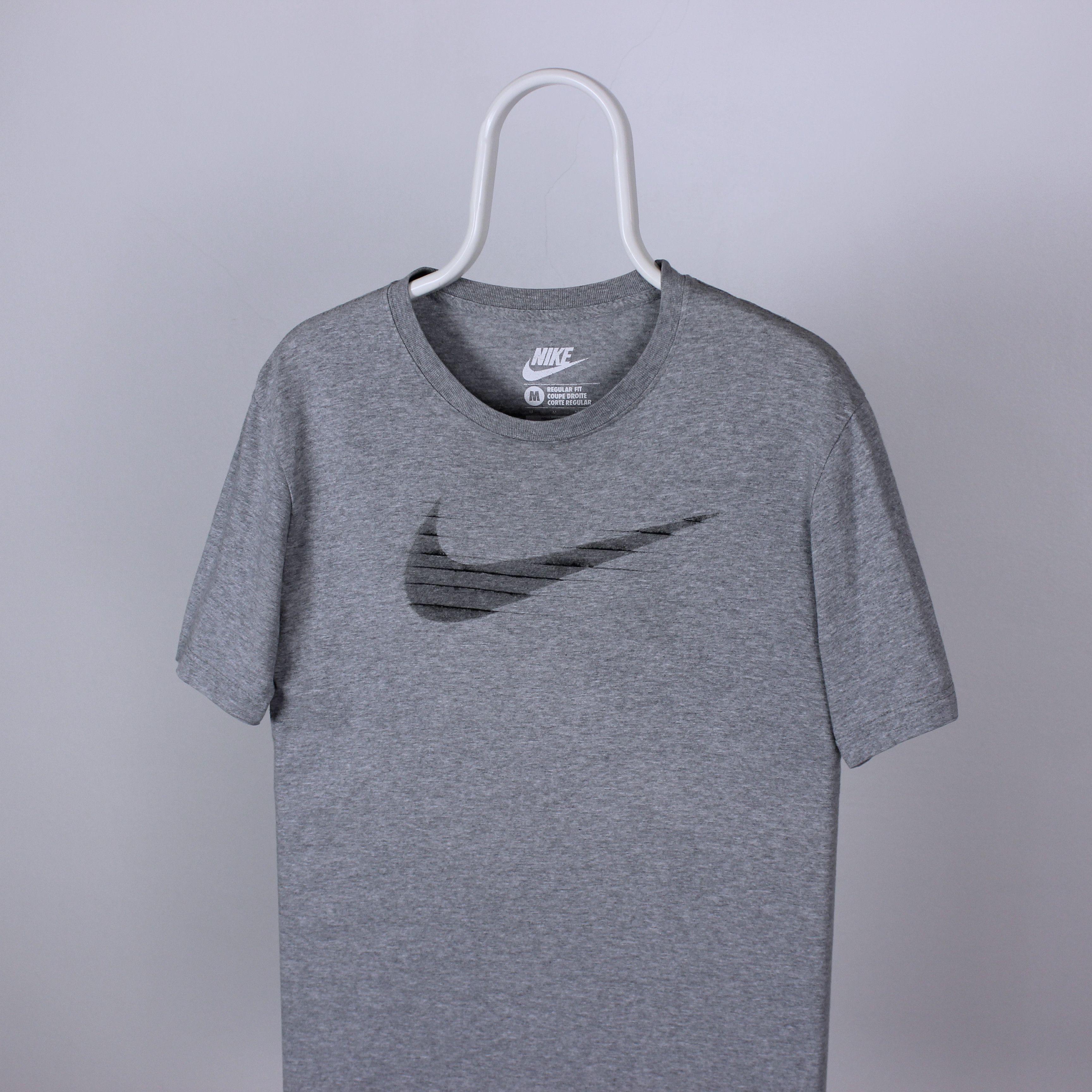 Nike Nike t shirt men centr logo big M gray Size US M / EU 48-50 / 2 - 1 Thumbnail
