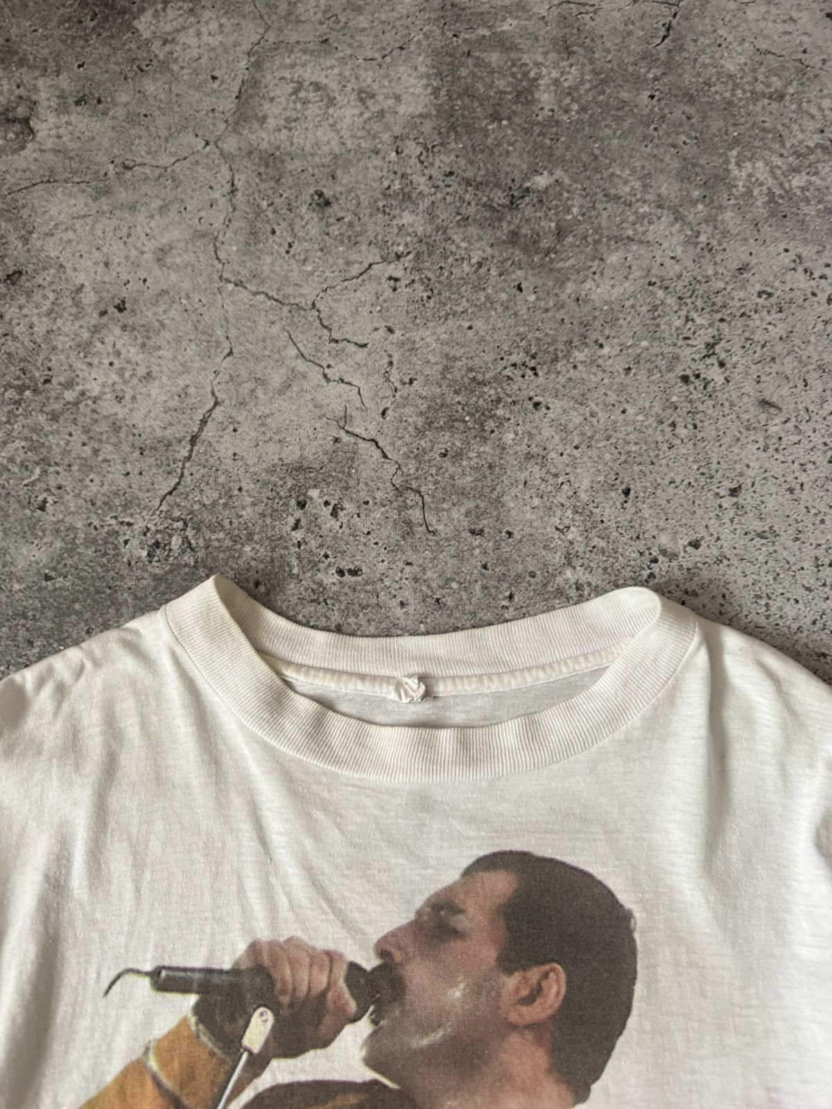 Band Tees 1992 Vintage Queen Freddie Mercury Tribute Concert T-Shirt Size US L / EU 52-54 / 3 - 5 Thumbnail
