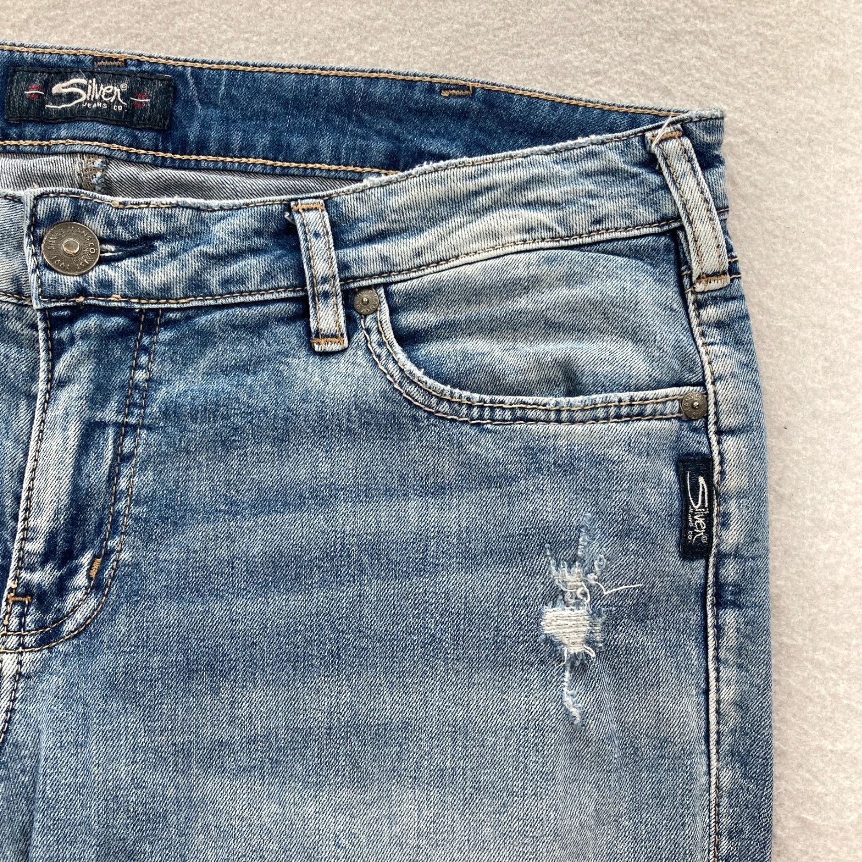 Silver Jeans Co. Silver Jeans Suki Slim Ankle Jeans Womens Light Blue Distressed 34x27 Stretch Denim Cotton Spandex 5-Pocket Logo Cowboy Grunge Rock Mens? Womens Size 24" / US 00 / IT 34 - 4 Thumbnail
