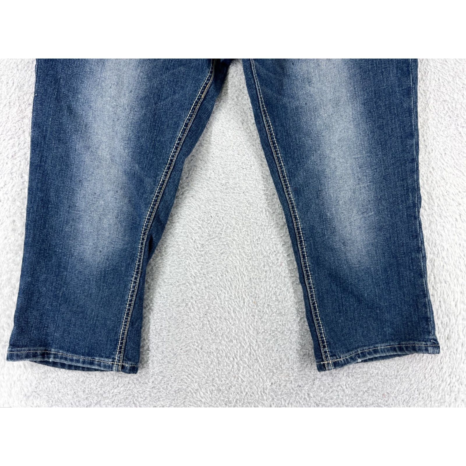 Vintage Rue21 Women's Capri Jeans Size 11 Blue Denim Embroidered Studded Cotton Blend Size 32" / US 10 / IT 46 - 5 Thumbnail