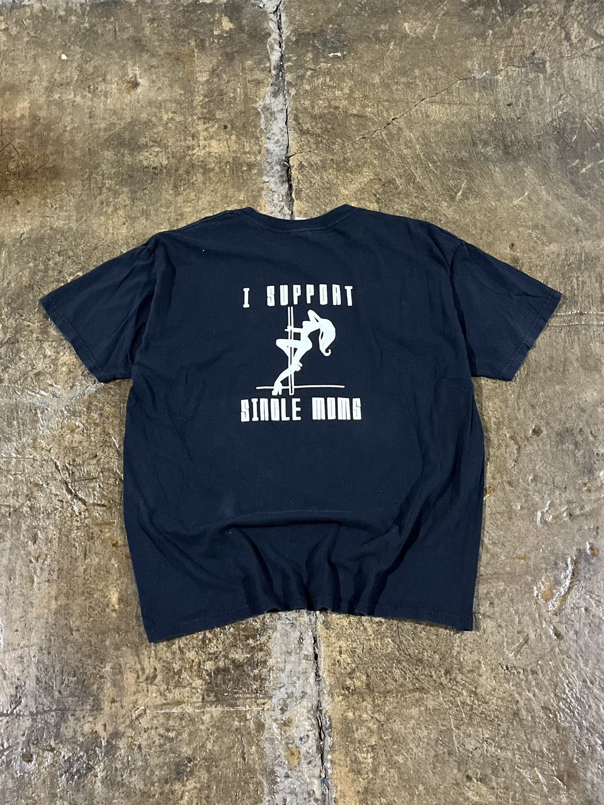 Vintage Crazy Vintage I Support Single Moms Sex Pornstar Humor Tee Size US XL / EU 56 / 4 - 2 Thumbnail