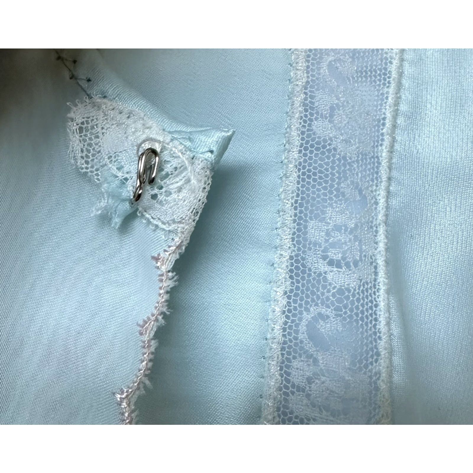 Vintage VINTAGE Barbizon Housecoat Robe Short Sleeve Nylon Satin Remarque Embroidered M NEW NOS Blue 1970s Womens Size 32" / US 10 / IT 46 - 6 Thumbnail