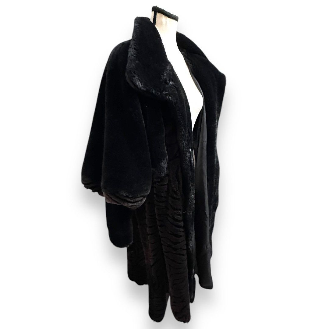 Vintage Women’s XXL Vintage Faux Fur 3/4 Maxi Opera Coat Size XXL / US 16-18 / IT 52-54 - 9 Thumbnail