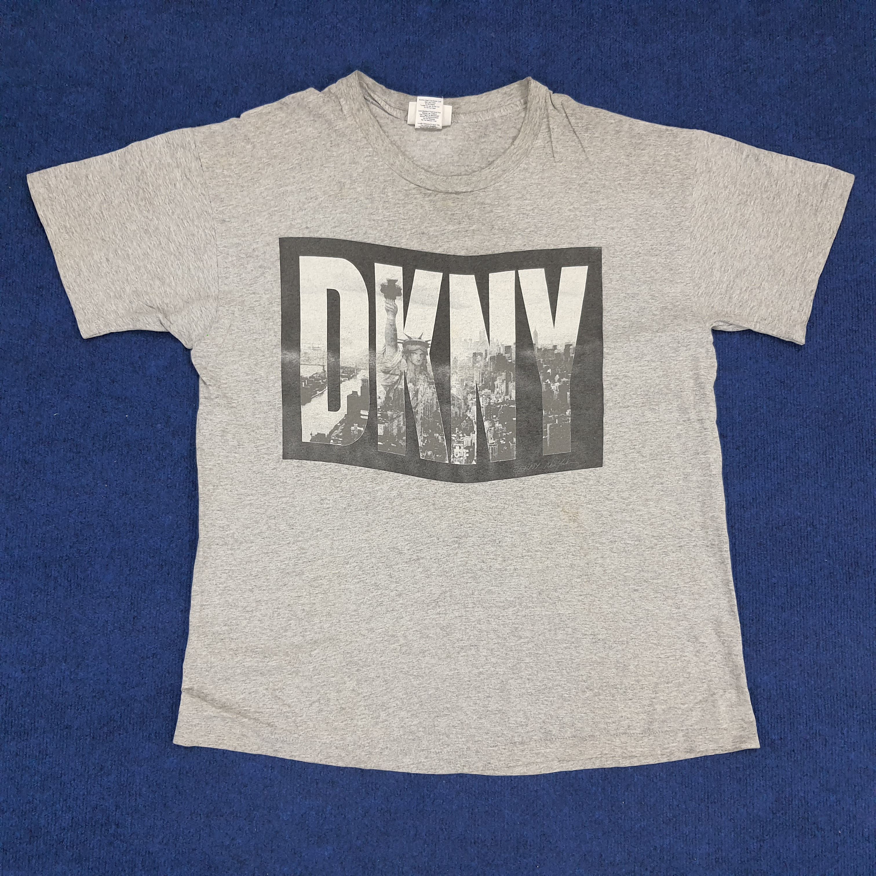 DKNY × Vintage Vintage DKNY New York Skate T-shirt Size US XL / EU 56 / 4 - 1 Thumbnail