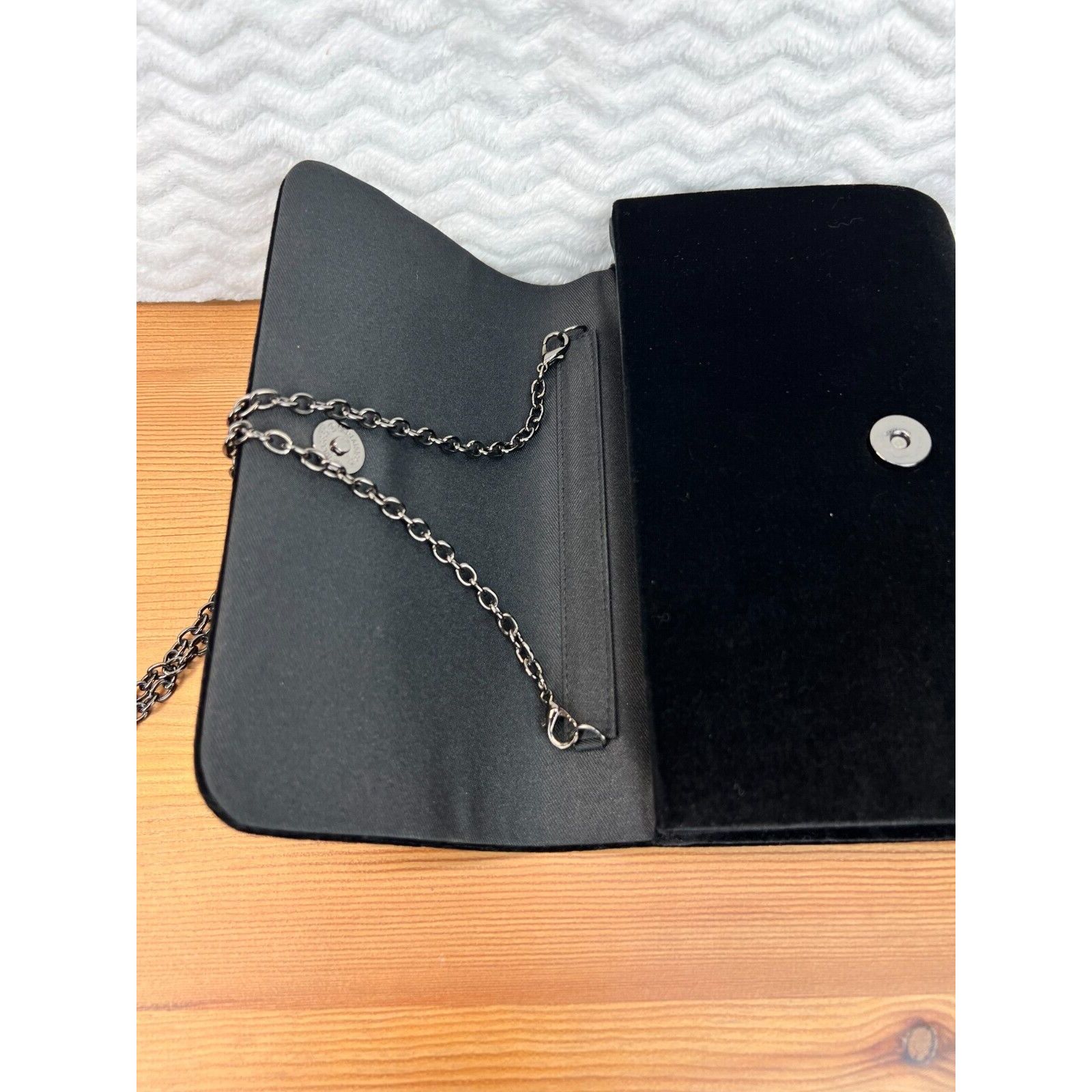Other Sondra Roberts Velvet Clutch Stone Encrusted Shoulder Chain Size ONE SIZE - 16 Thumbnail