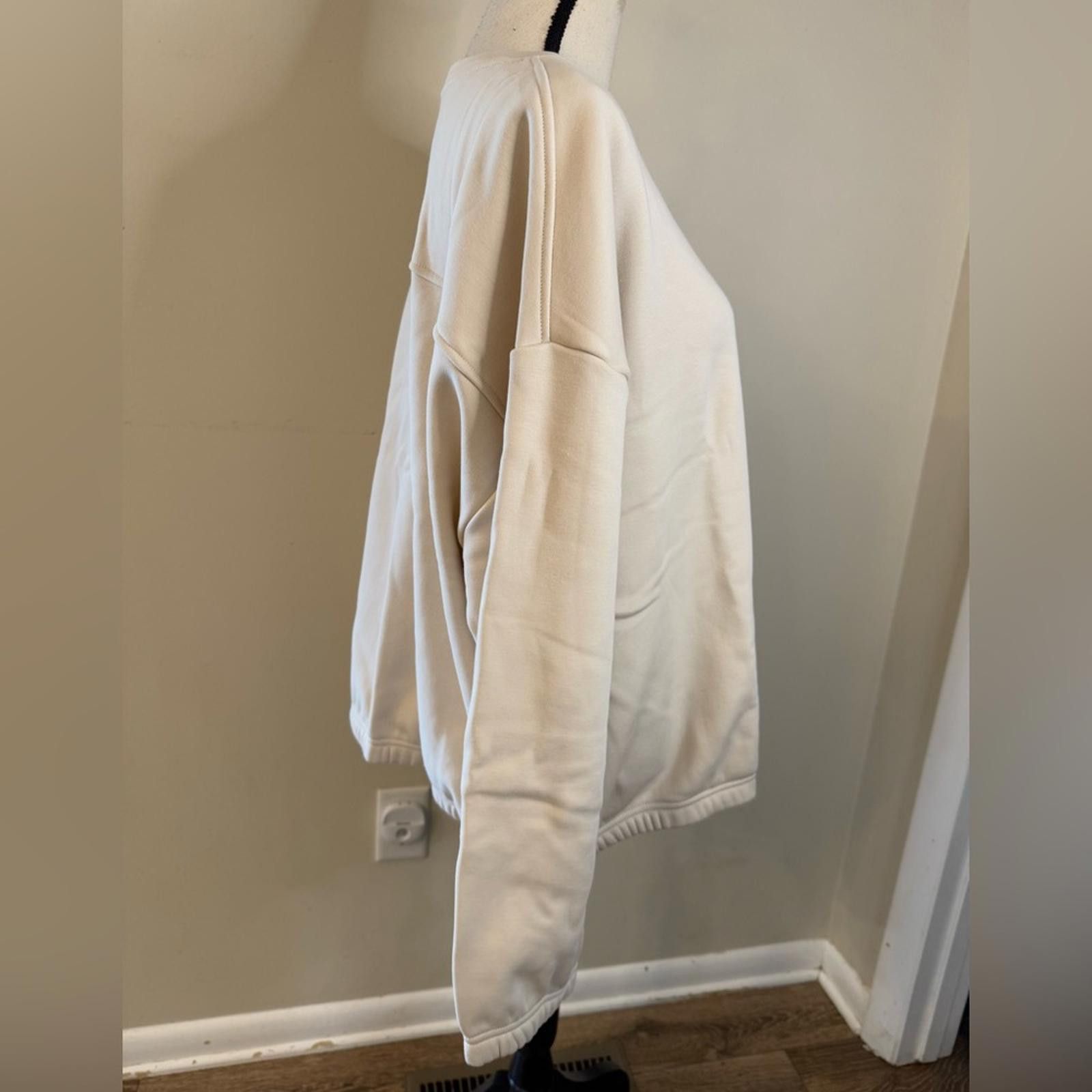Banana Republic Banana Republic Cream fleece Sweatshirt SZ XXL Size XXL / US 16-18 / IT 52-54 - 2 Thumbnail