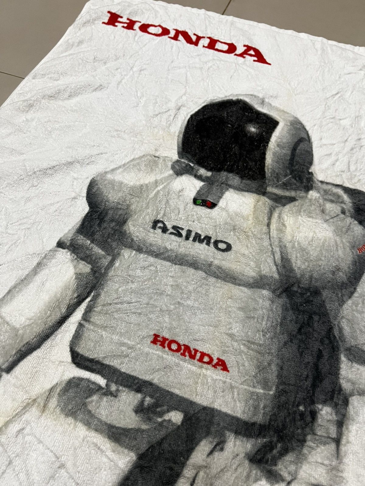 Honda × Japanese Brand × Vintage Vintage 00s Honda Asimo Big Towel Size ONE SIZE - 1 Thumbnail