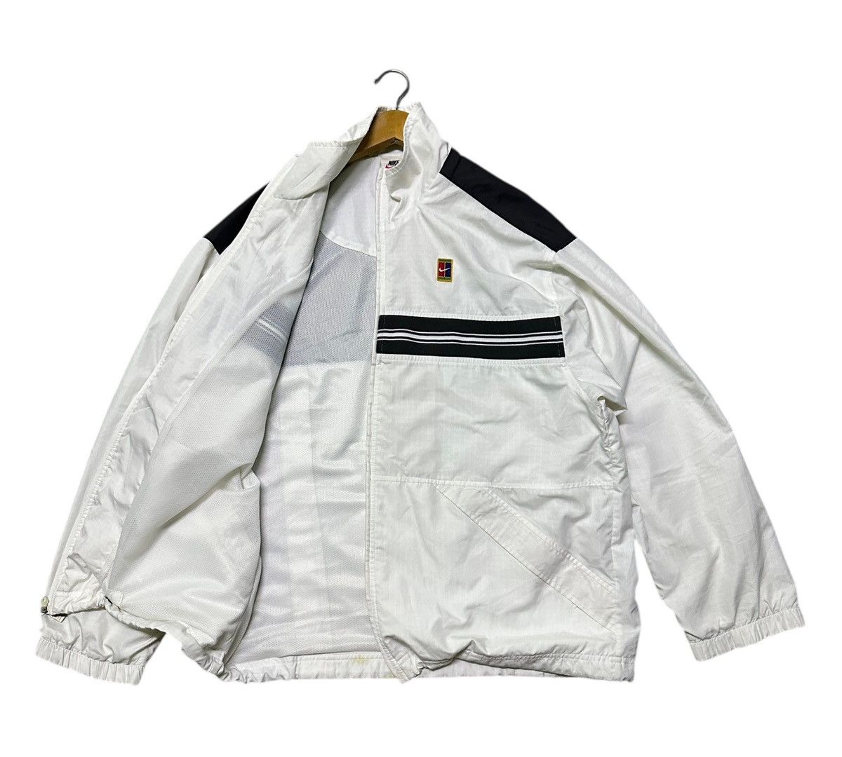 Nike Vintage 90s Nike court windbreaker jacket Size US L / EU 52-54 / 3 - 6 Thumbnail