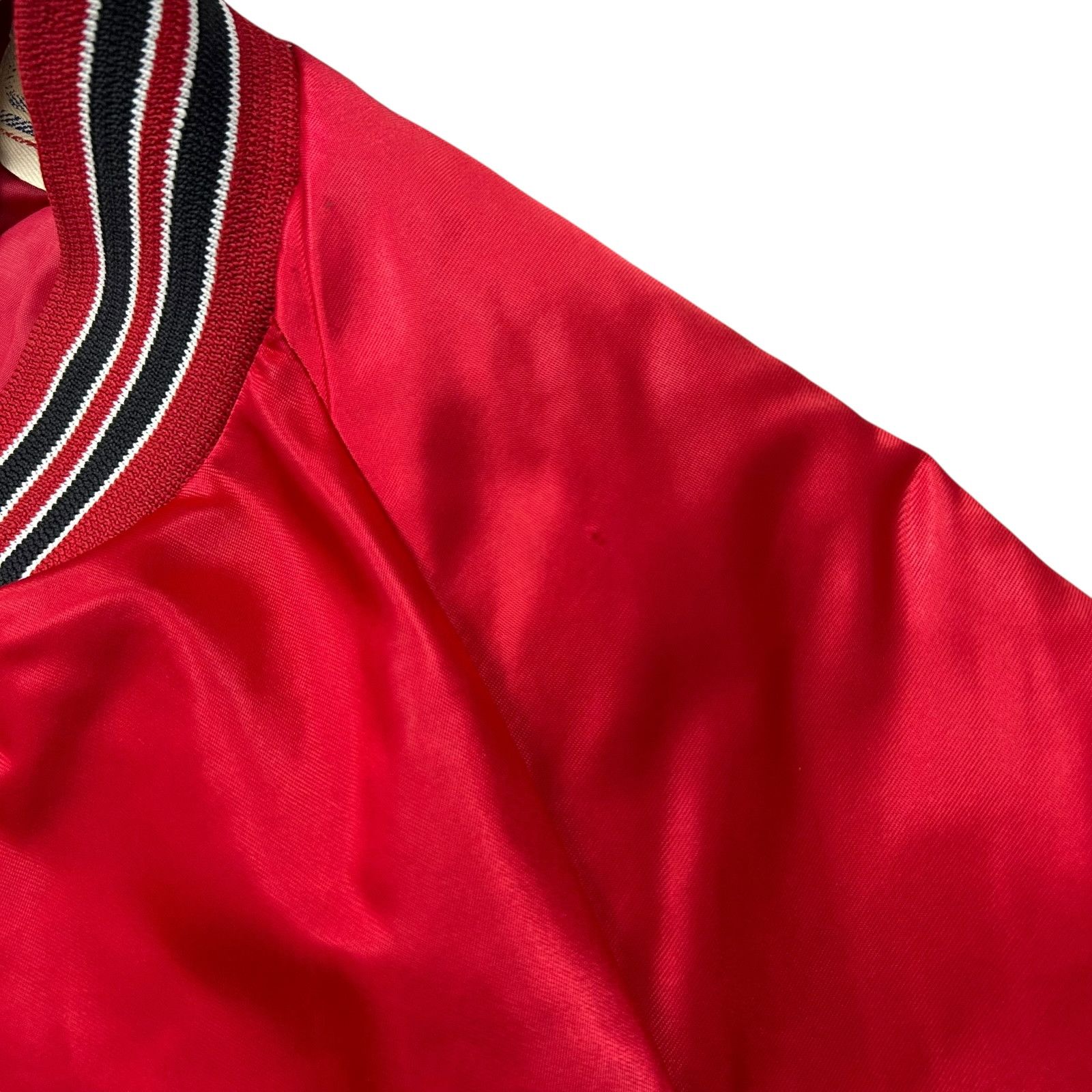 NHL 90s CHICAGO BLACKHAWKS CHALK LINE SATIN JACKET SPELL OUT Size US L / EU 52-54 / 3 - 9 Thumbnail