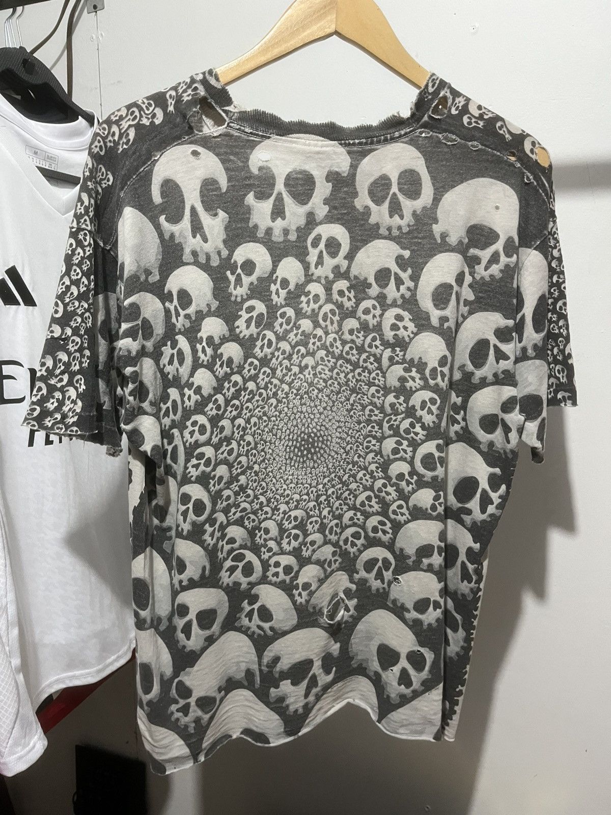 Liquid Blue ❌SOLD❌Vintage Distressed Liquid Blue Skull tee Size US L / EU 52-54 / 3 - 2 Thumbnail