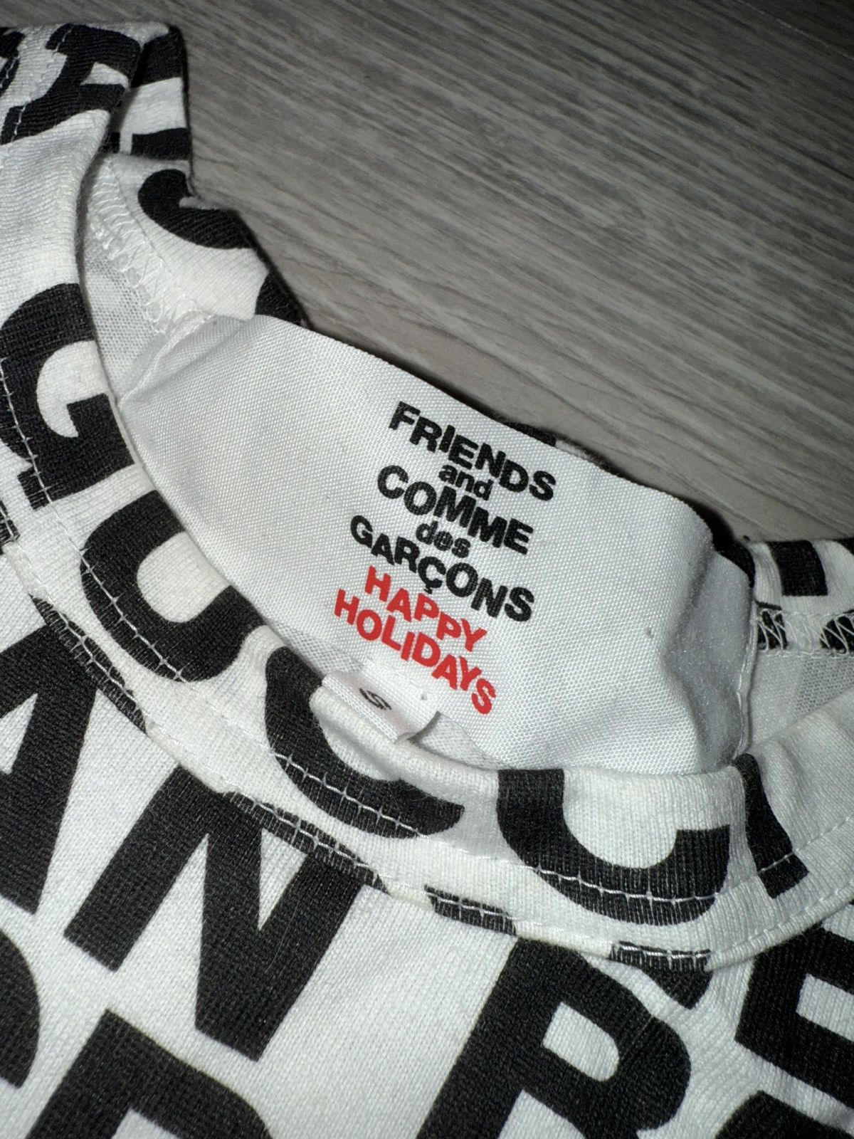 Comme des Garcons Friends and Comme des Garçons “Happy Holidays” T‑Shirt Size US S / EU 44-46 / 1 - 3 Thumbnail