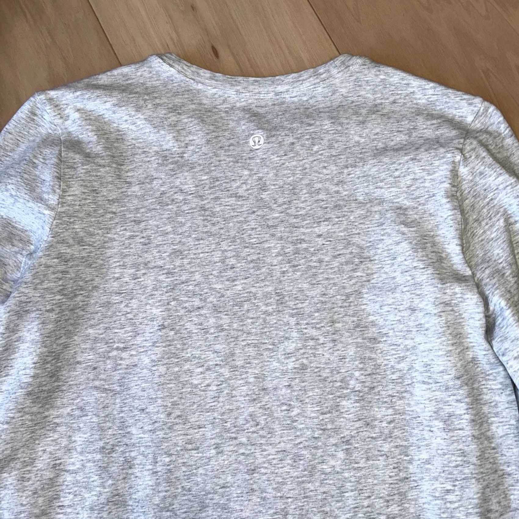 Lululemon Lululemon Emerald Gray Long Sleeve Shirt Women’s 2 Regular Stretch Lightweight Breathable Casual Activewear Size XS / US 0-2 / IT 36-38 - 4 Thumbnail