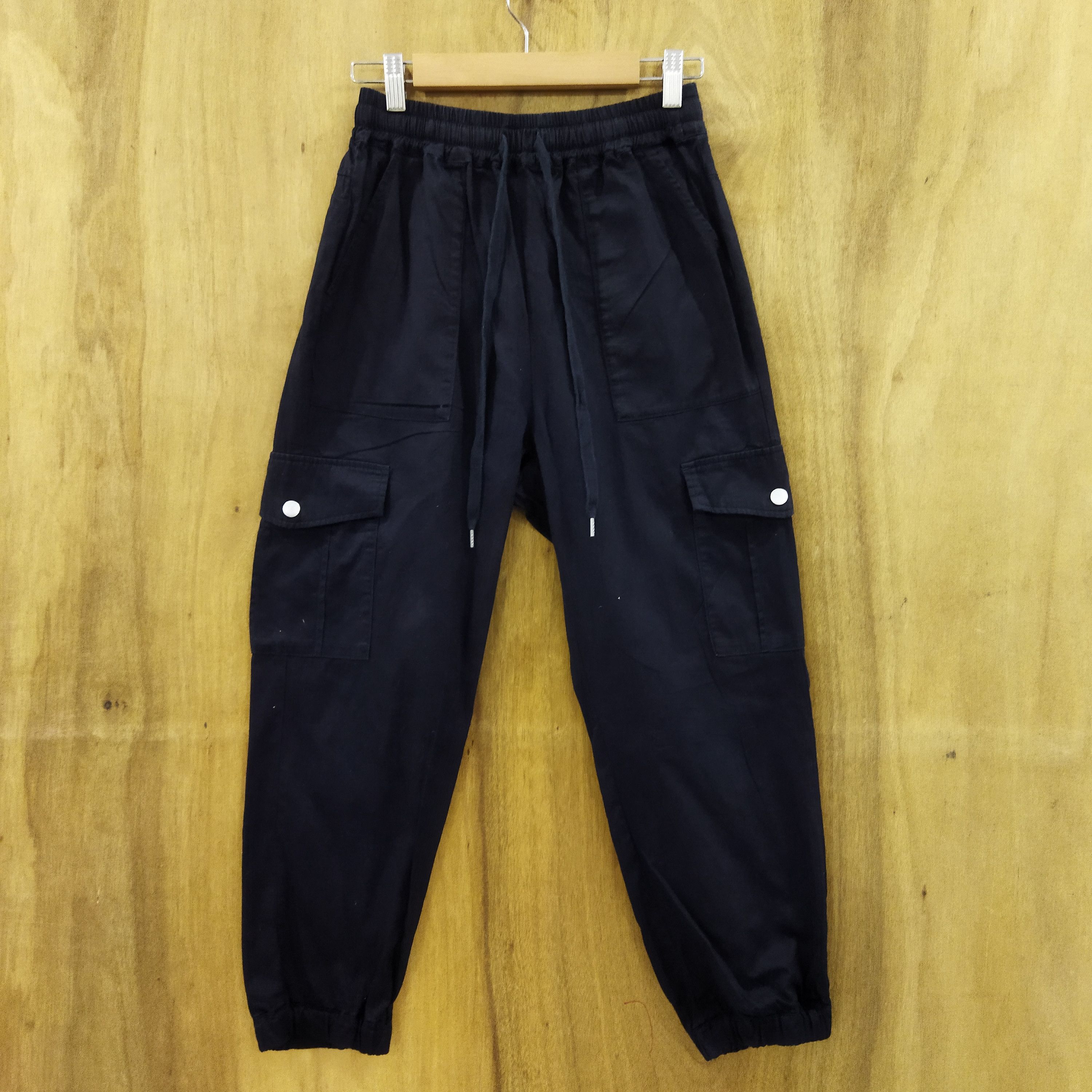 Japanese Brand 24/ C.O.Z.A BLACK SPRING WAIST CARGO PANTS Size US 26 / EU 42 - 1 Thumbnail