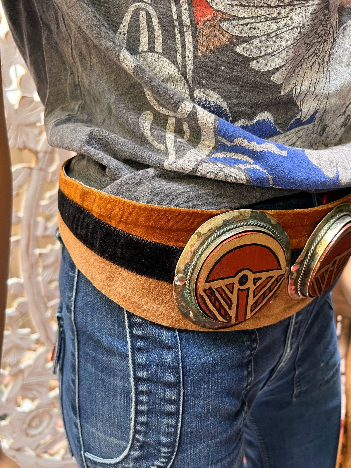Vintage Vintage 70s artisan wide leather belt with medallion detail Size ONE SIZE - 10 Thumbnail