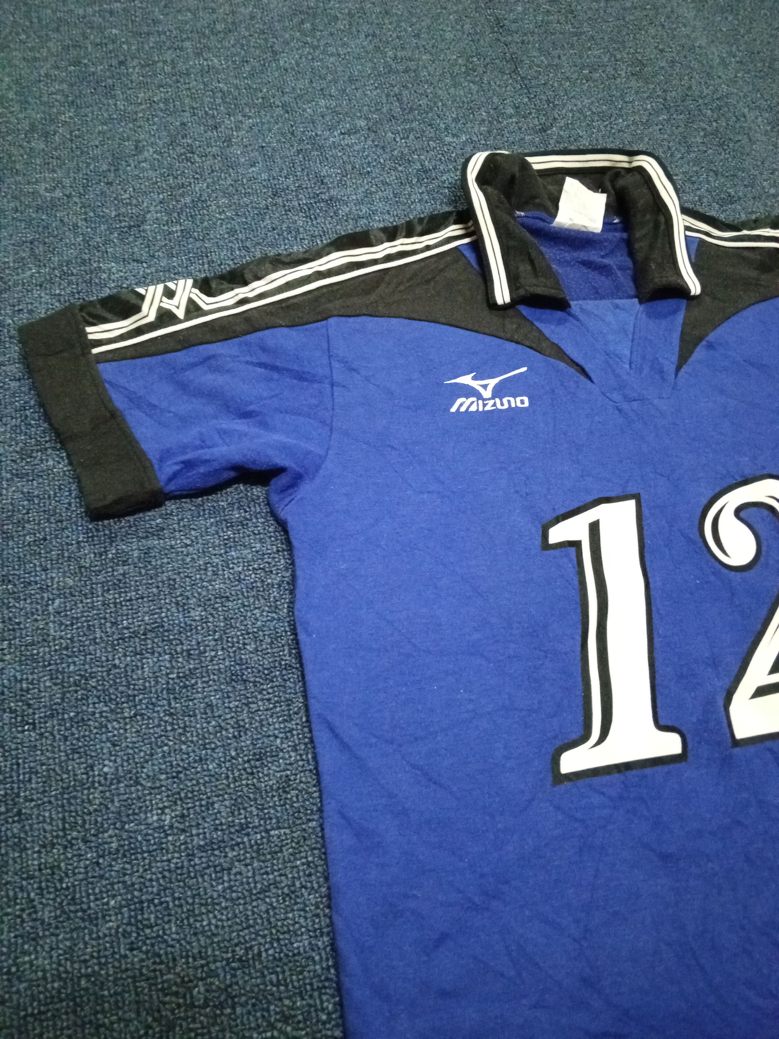 Mizuno 90s Mizuno team Size US M / EU 48-50 / 2 - 2 Thumbnail