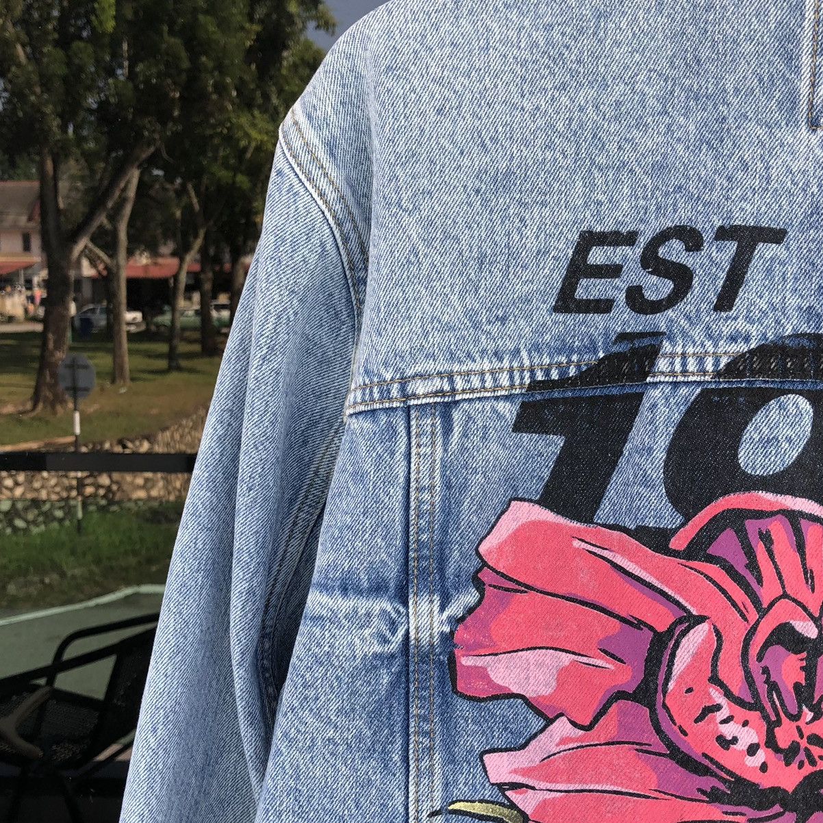 Zara SS 2023 ZARA DENIM JACKET WITH GRAFFITI PRINT Size US M / EU 48-50 / 2 - 7 Thumbnail