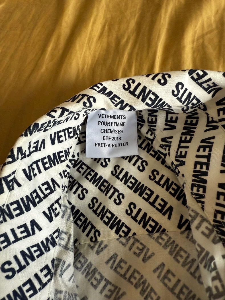 Vetements Vetements Logo-Filled Shirt Size US S / EU 44-46 / 1 - 3 Thumbnail