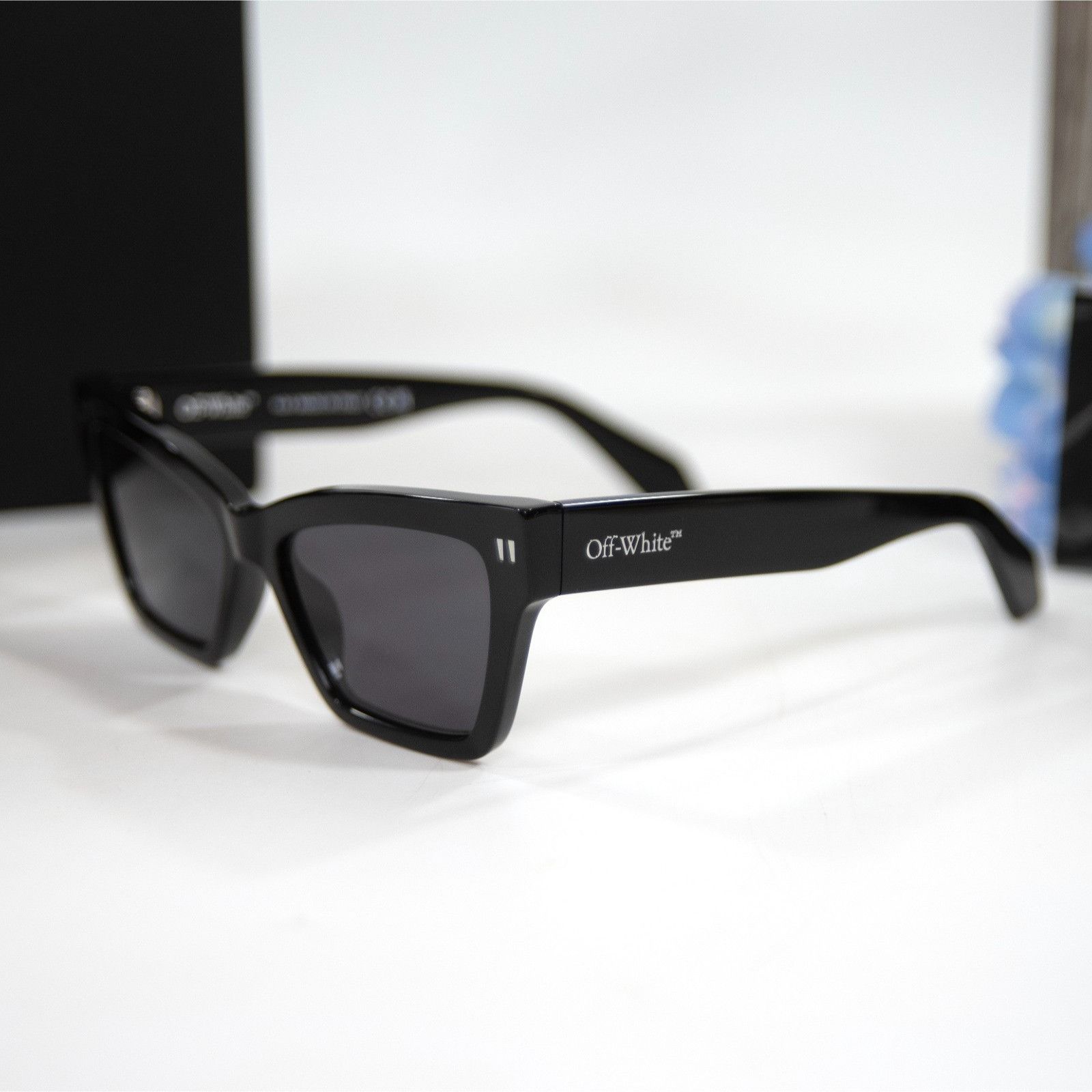 Off-White Off-White OER1110 Cincinnati Black Logo Sunglasses NWT Case Size ONE SIZE - 2 Thumbnail