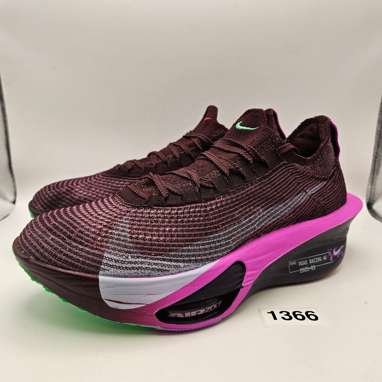 Nike NIKE WOMEN'S 12 AIR ZOOM ALPHAFLY NEXT% 3 FAITH KIPYEGON Size US 12 / IT 42 - 1 Thumbnail