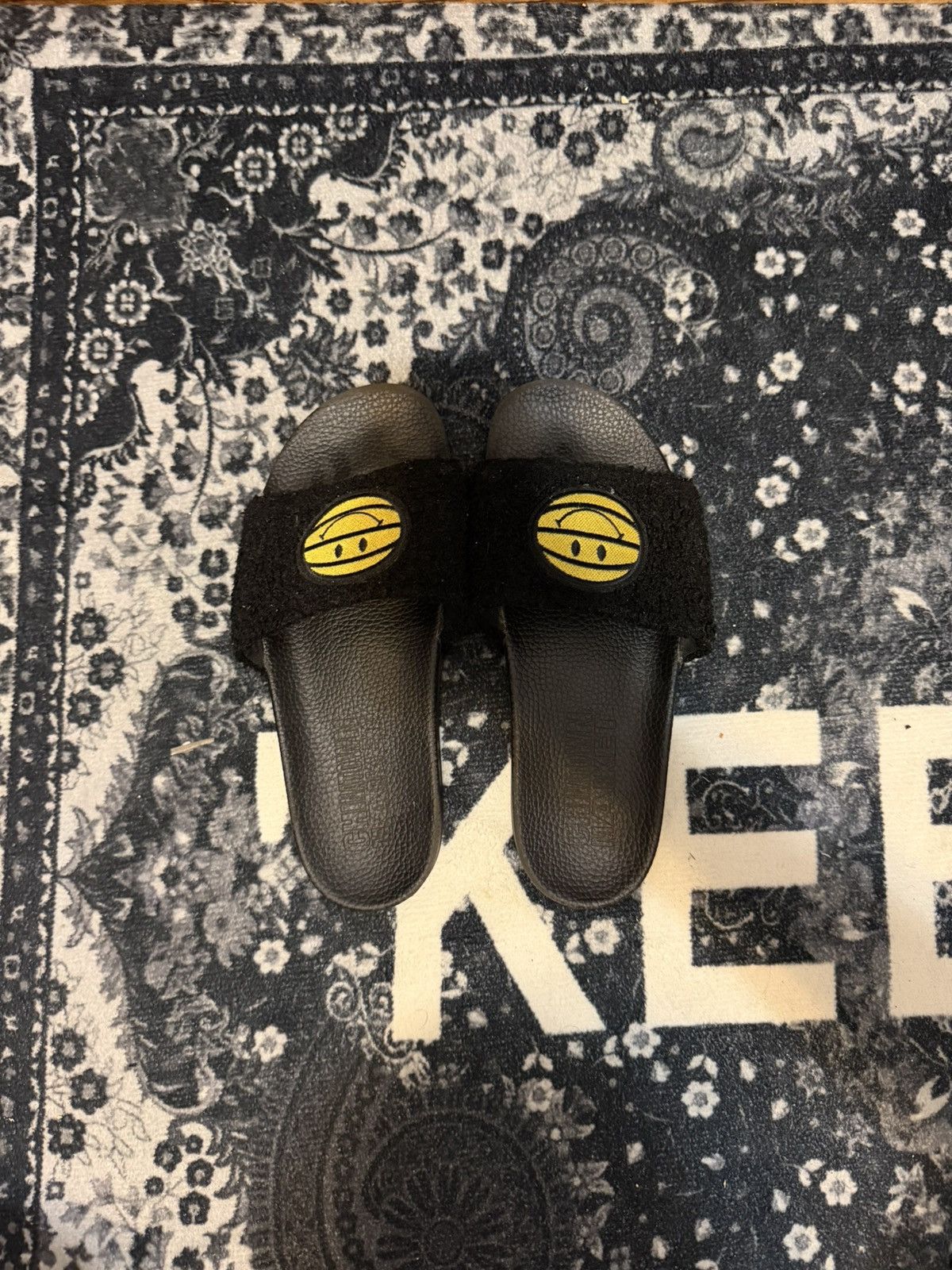 Market CHINATOWN MARKET SLIDES Size US 10 / EU 43 - 2 Thumbnail
