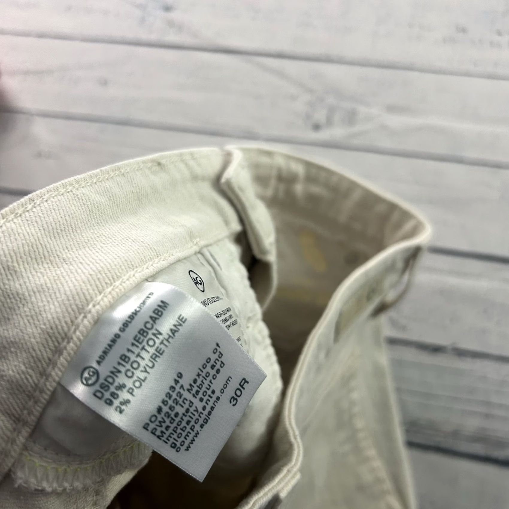 Vintage Wedge Adriano Goldschmied AG Alexxis Short High Rise Wedge Women's 30 Regular Beige Cut-Off Jeans Shorts Mens Womens Girls Boys Size 30" / US 8 / IT 44 - 8 Thumbnail