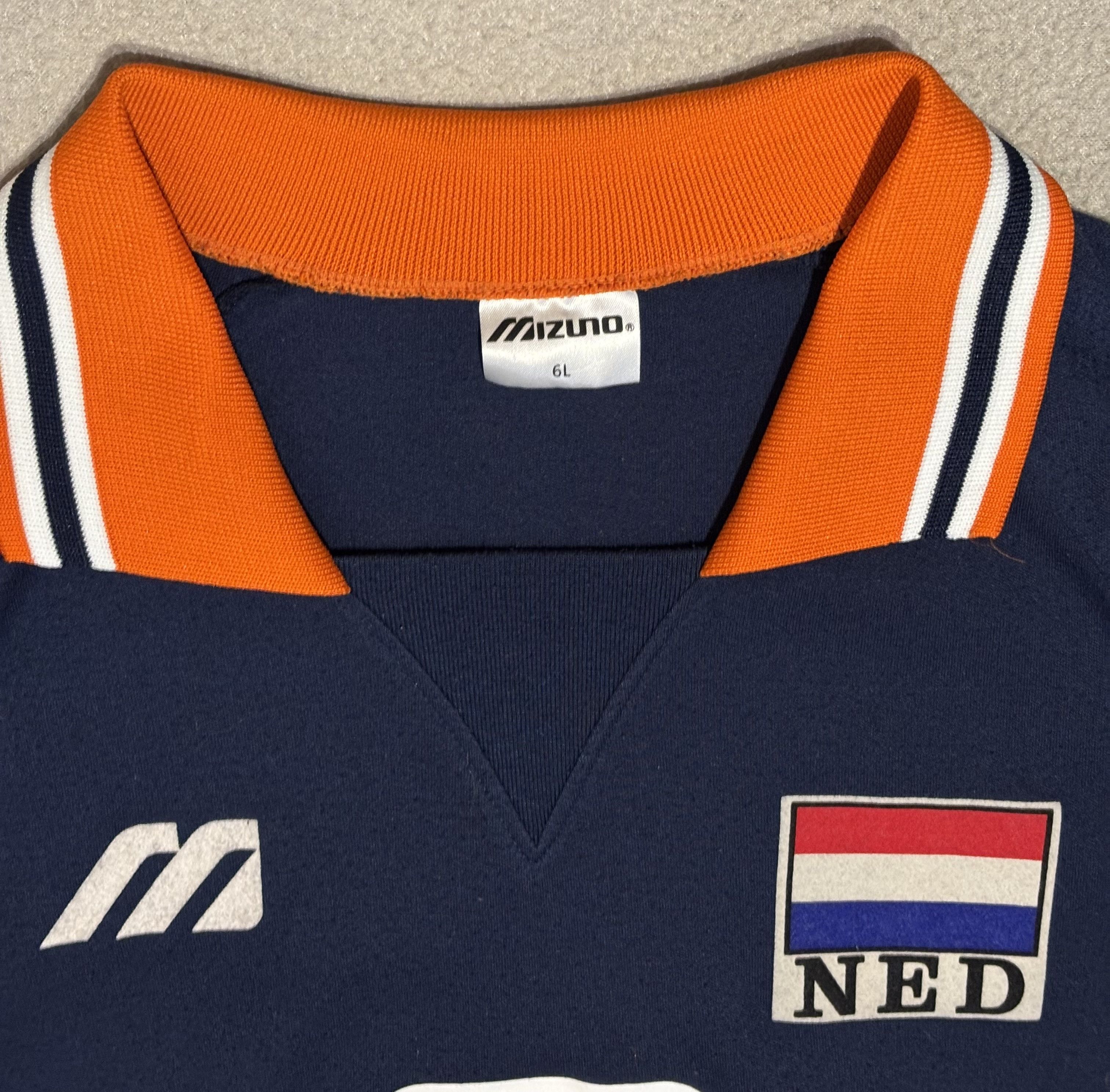Mizuno Netherlands #3 Mizuno vintage volleyball jersey size L Size US L / EU 52-54 / 3 - 14 Thumbnail